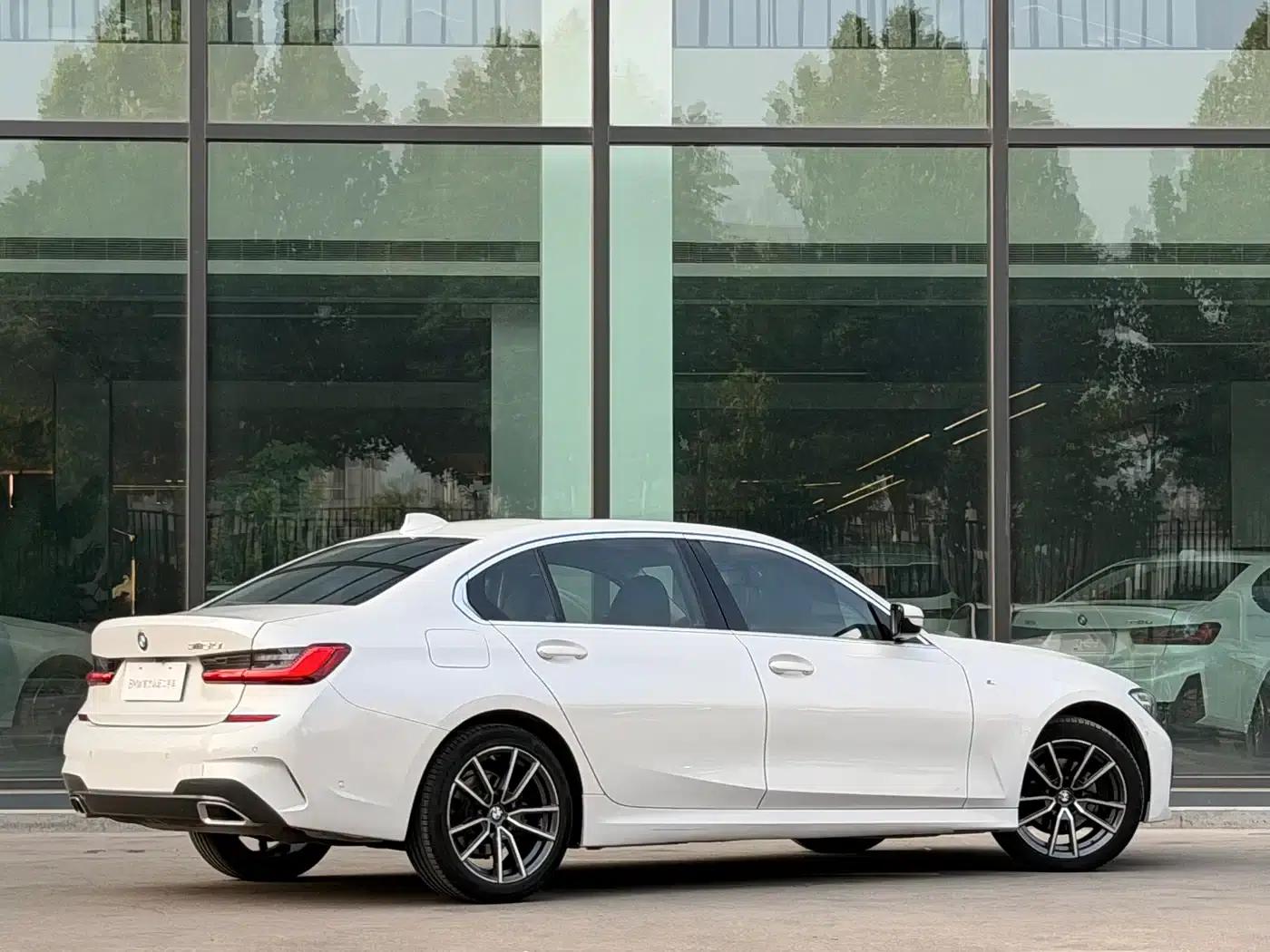 2021 BMW 3 Series 325Li M Sport Package — миниатюра 2