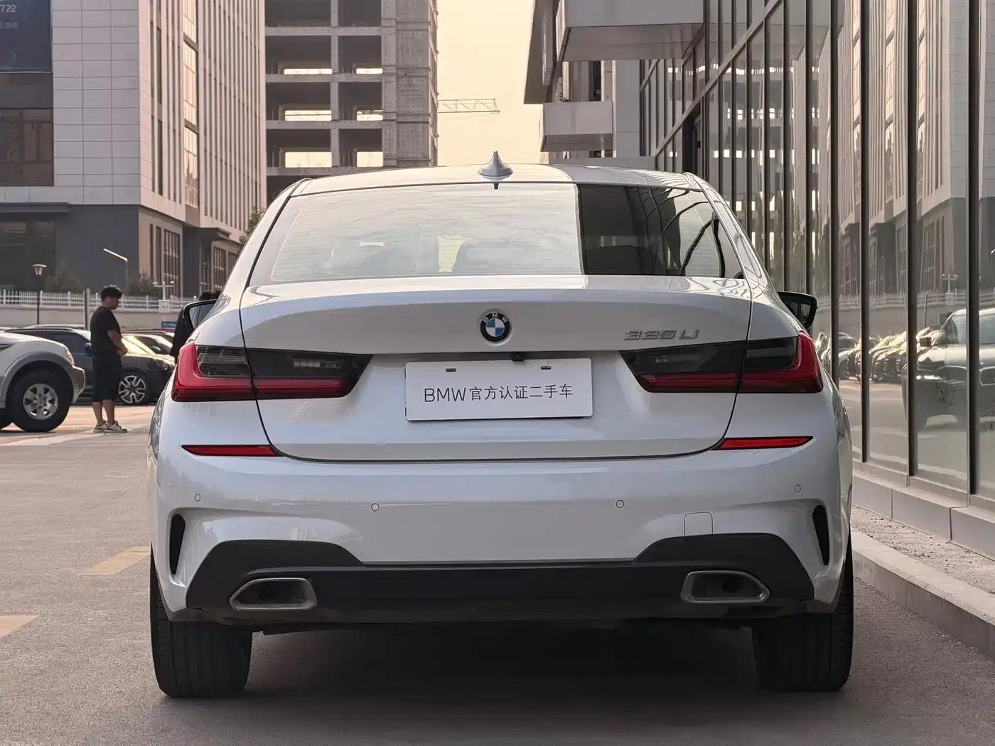 2021 BMW 3 Series 325Li M Sport Package — миниатюра 23