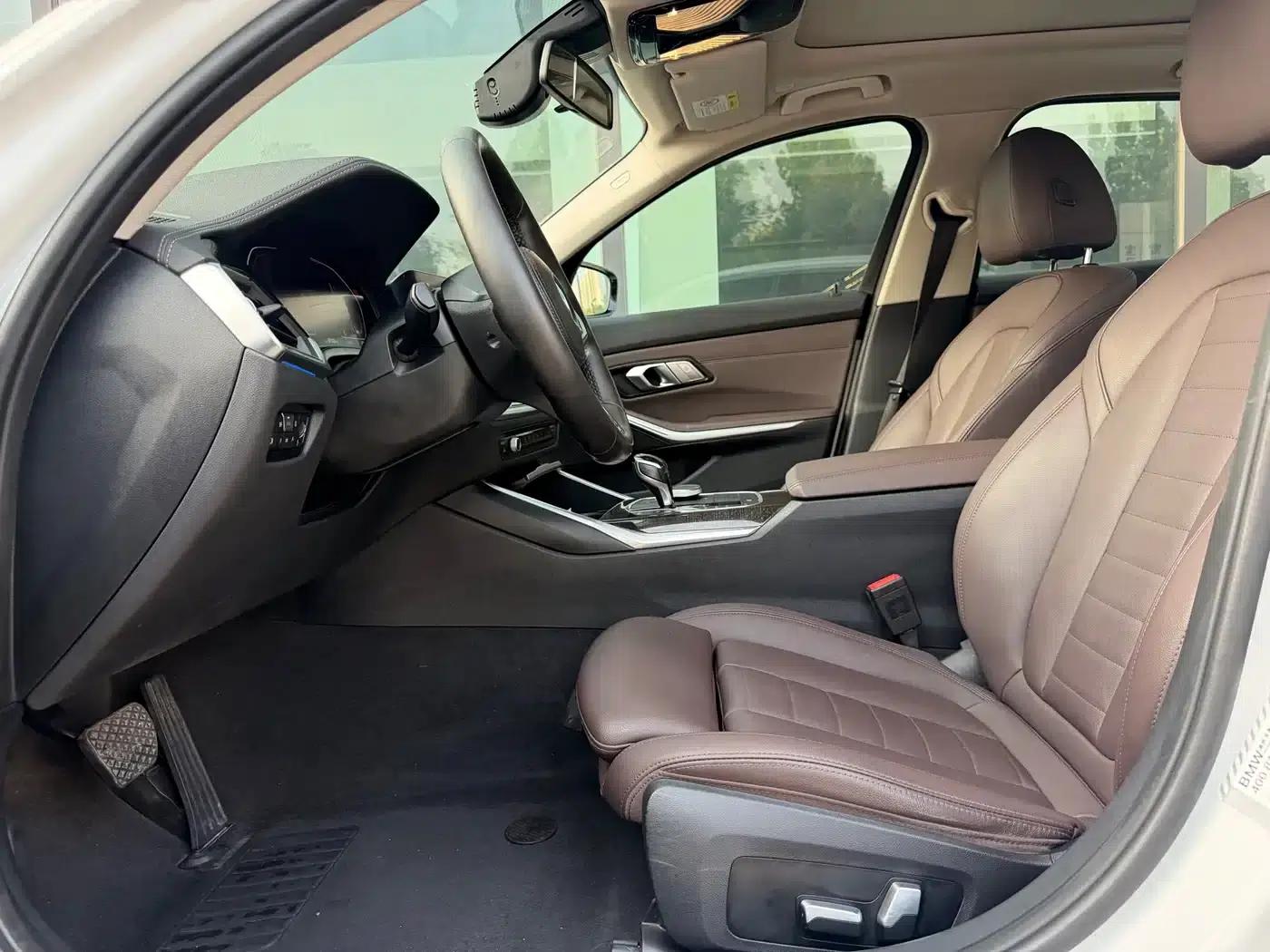 2021 BMW 3 Series 325Li M Sport Package — миниатюра 10