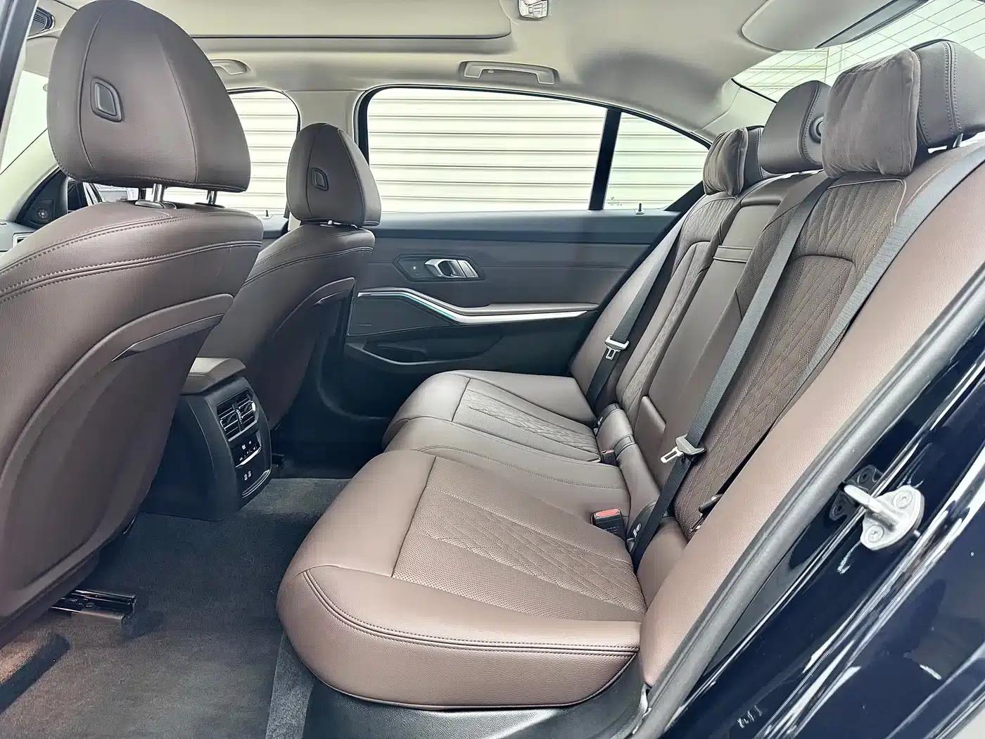 2025 BMW 3 Series 330Li M Sport Shadow Edition — миниатюра 13