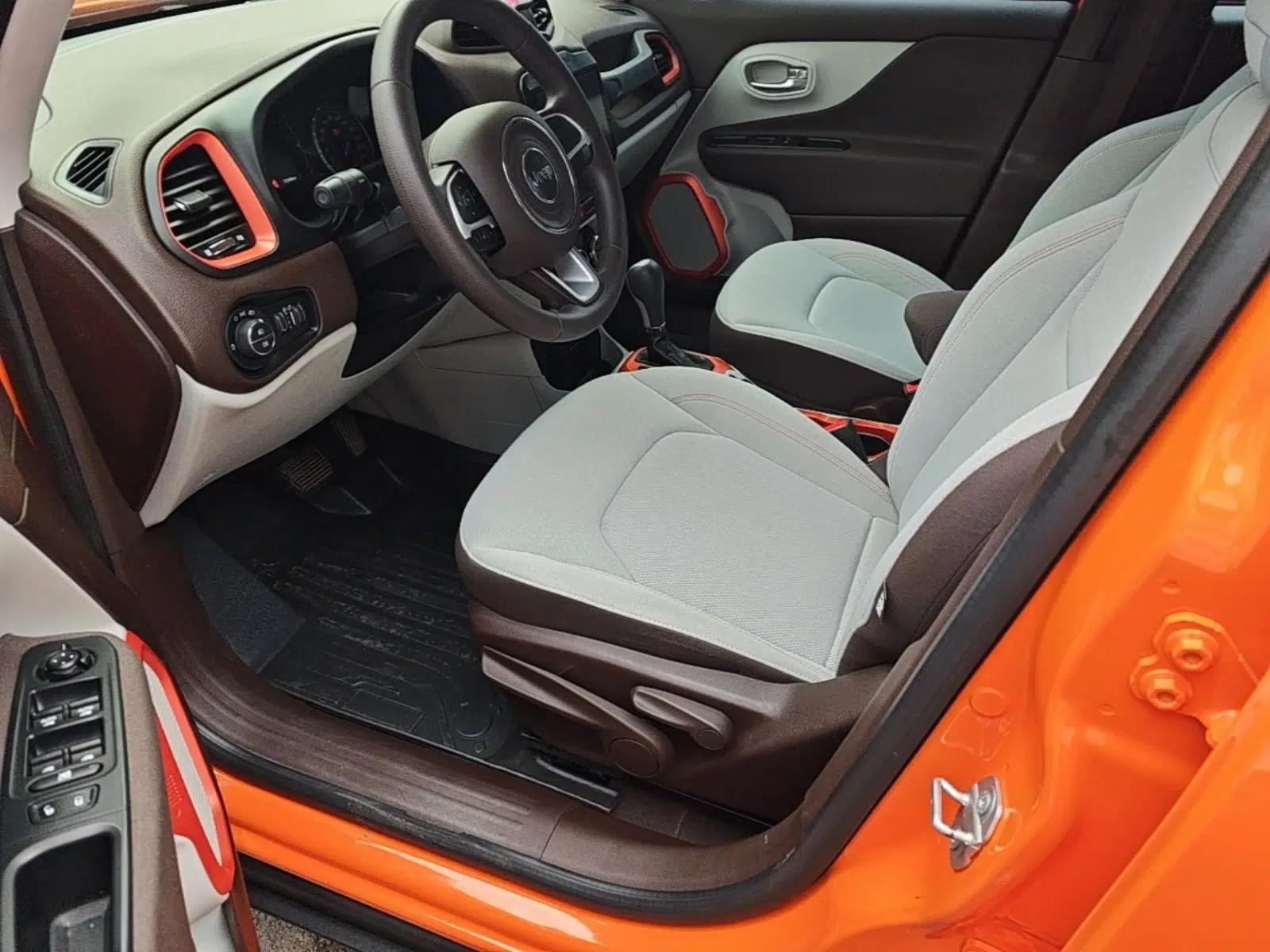 Jeep Renegade 2016 1.4T Automatic High-Energy Version — миниатюра 17