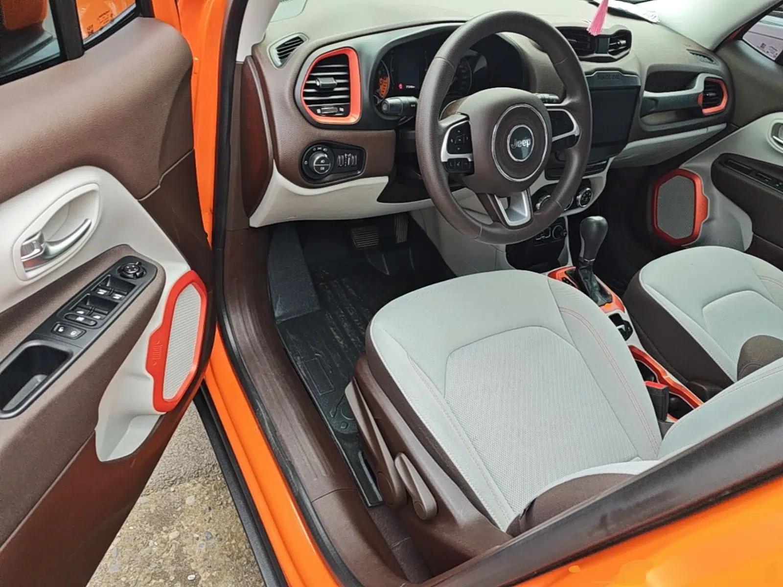 Jeep Renegade 2016 1.4T Automatic High-Energy Version — миниатюра 18