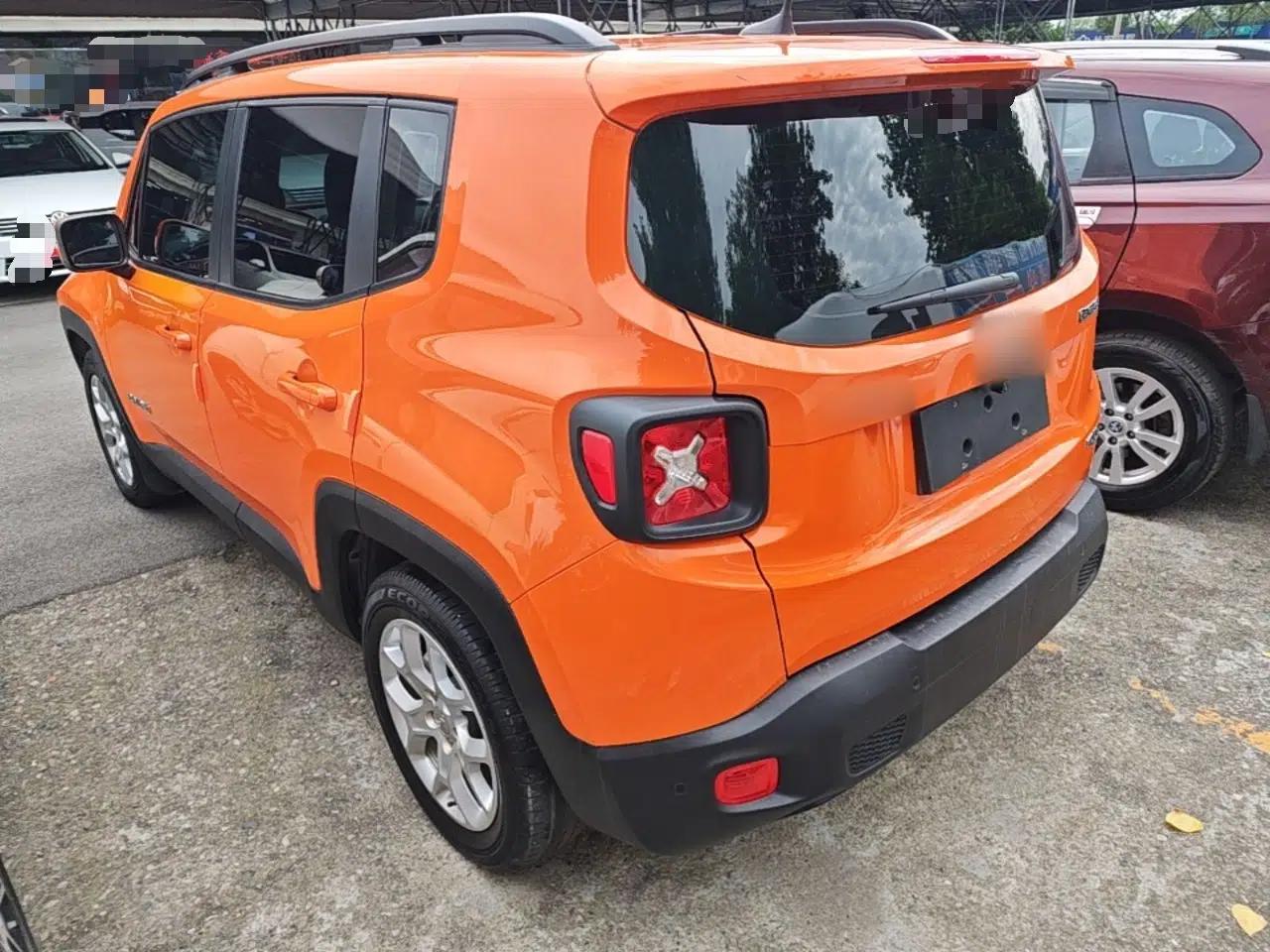Jeep Renegade 2016 1.4T Automatic High-Energy Version — миниатюра 4