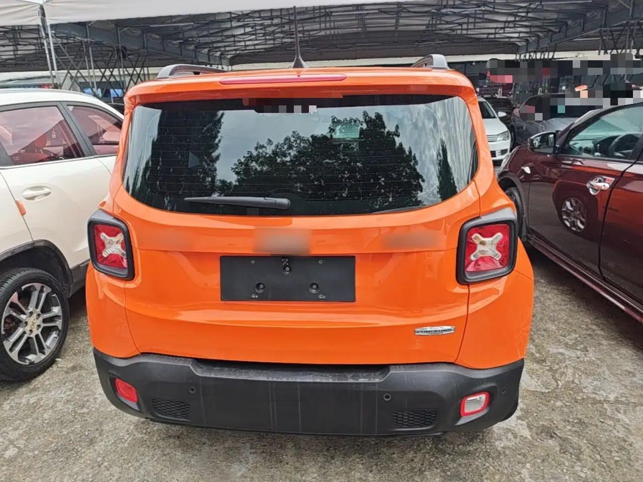 Jeep Renegade 2016 1.4T Automatic High-Energy Version — миниатюра 5