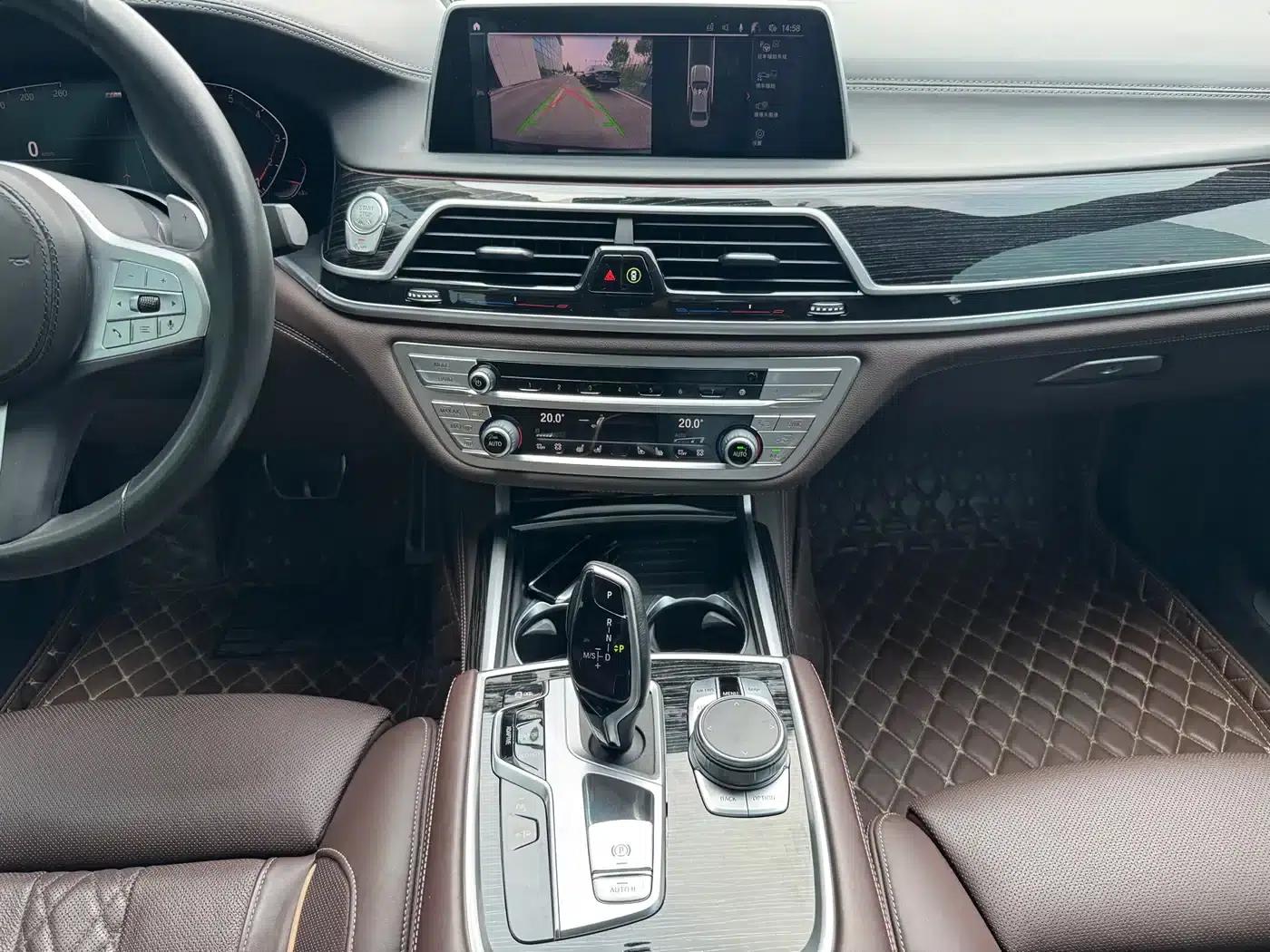 2019 BMW 7 Series Facelift 730Li M Sport Package — миниатюра 11