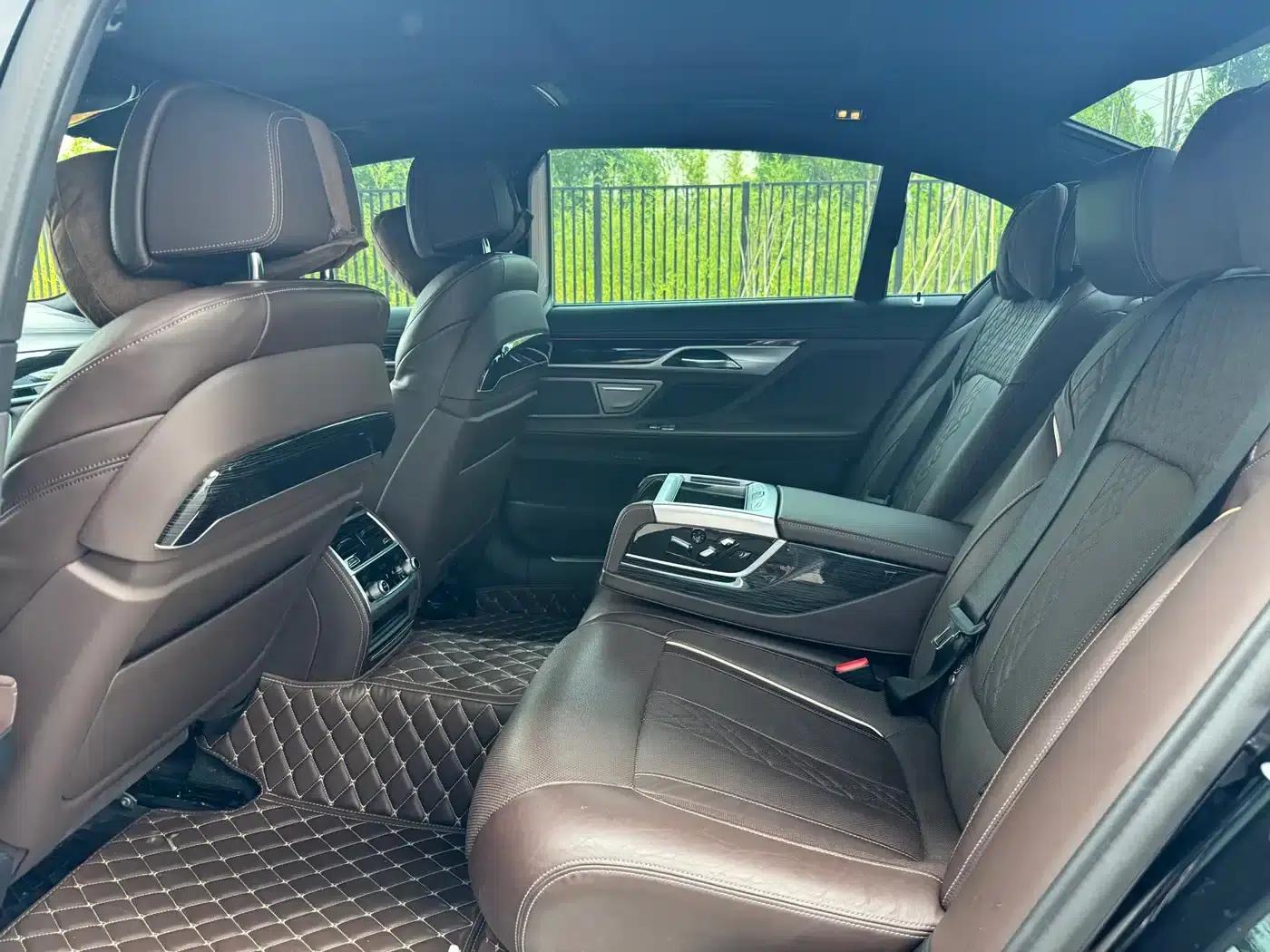 2019 BMW 7 Series Facelift 730Li M Sport Package — миниатюра 15