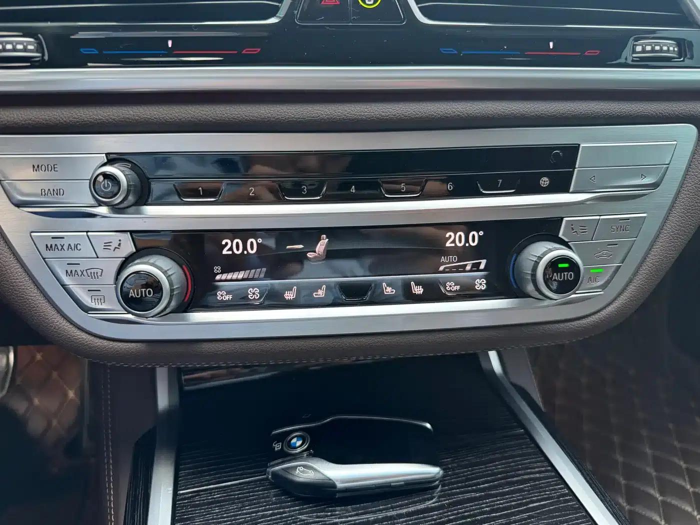 2019 BMW 7 Series Facelift 730Li M Sport Package — миниатюра 18