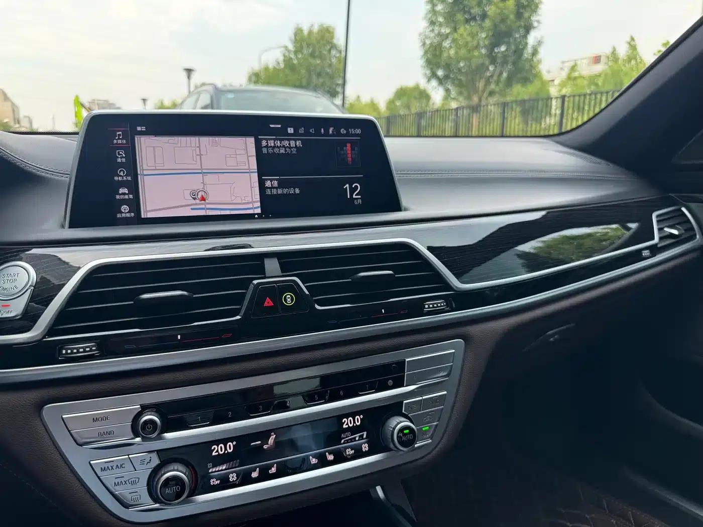 2019 BMW 7 Series Facelift 730Li M Sport Package — миниатюра 19