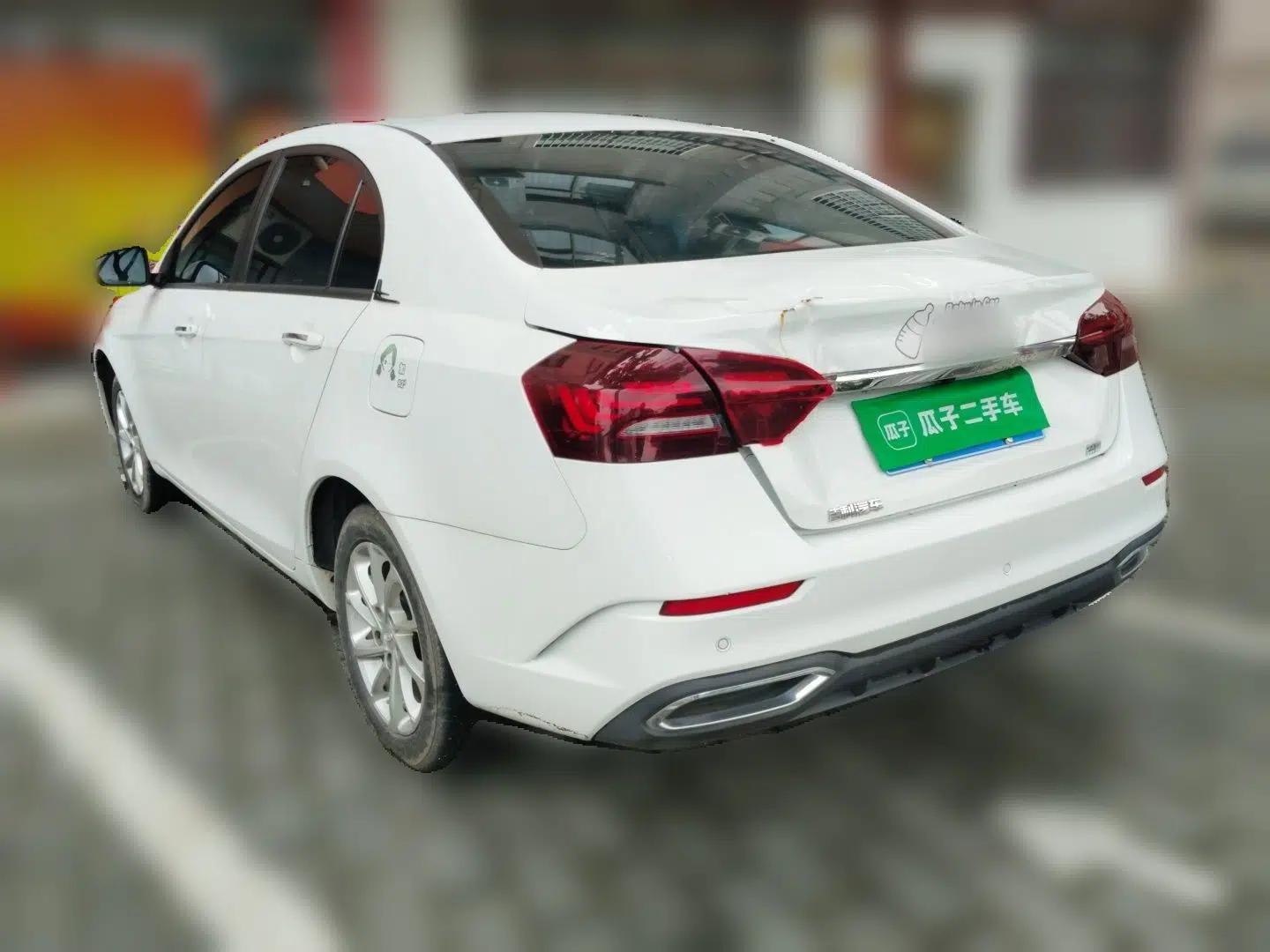 Geely Auto Emgrand 2021 UP 1.5L Manual Luxury Model — миниатюра 4