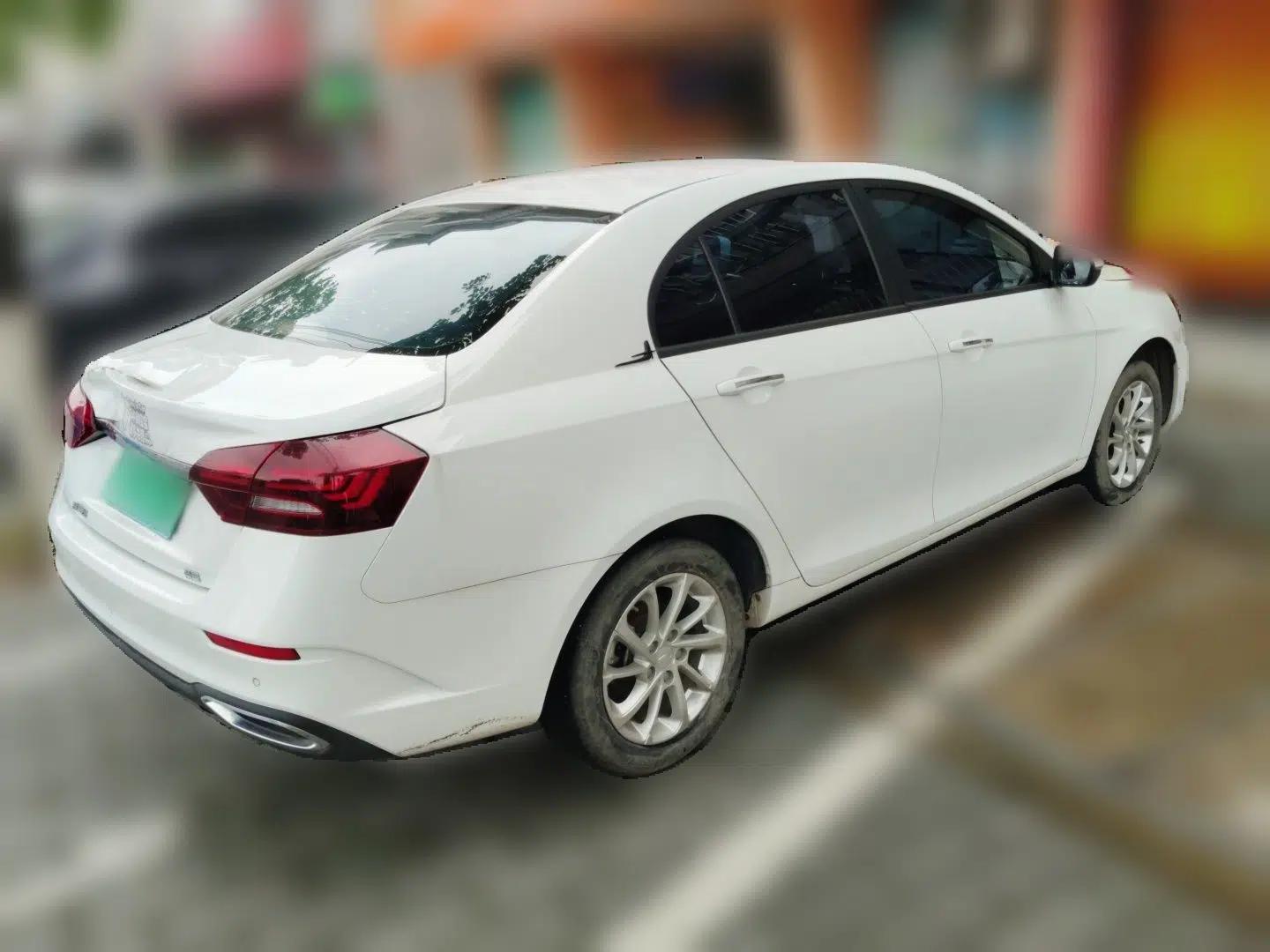 Geely Auto Emgrand 2021 UP 1.5L Manual Luxury Model — миниатюра 6