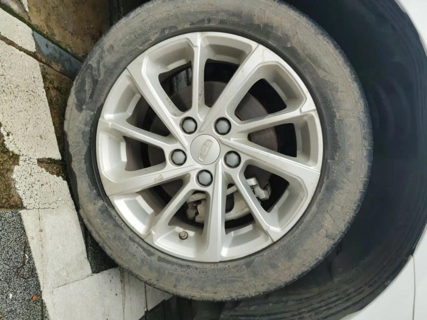 Geely Auto Emgrand 2021 UP 1.5L Manual Luxury Model — миниатюра 8