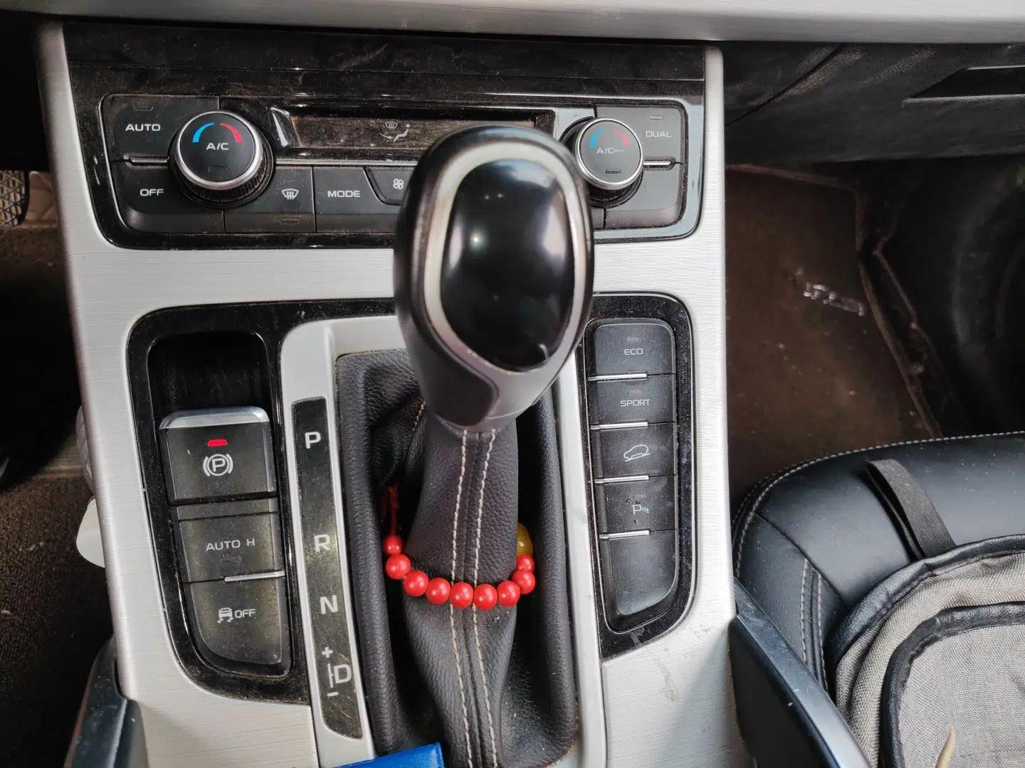 Geely Auto Emgrand X7 Sport 2016 1.8TD Automatic ZhiShang Model — миниатюра 14