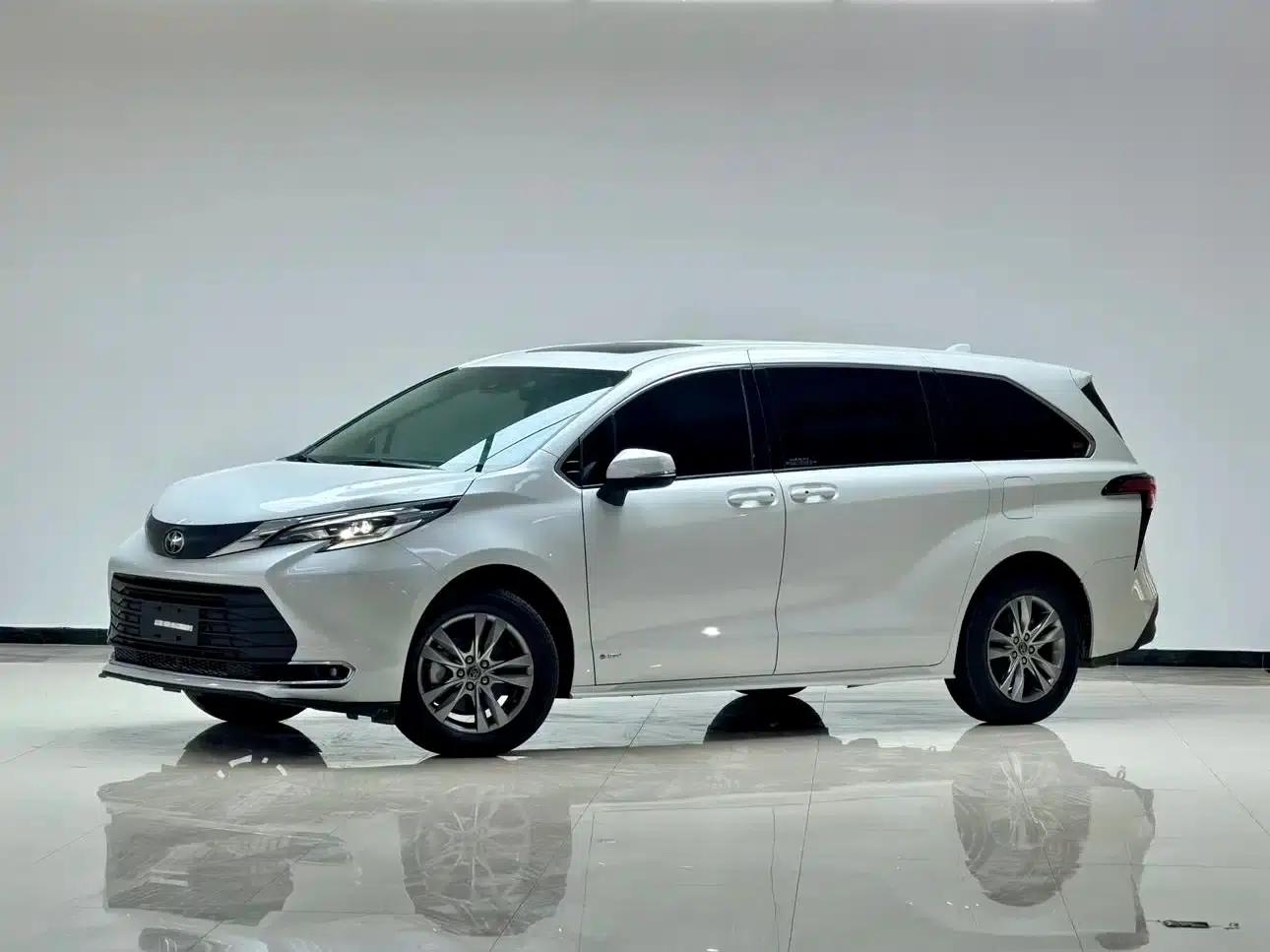 2024 Sienna 2.5L Hybrid Comfort Edition — миниатюра 1