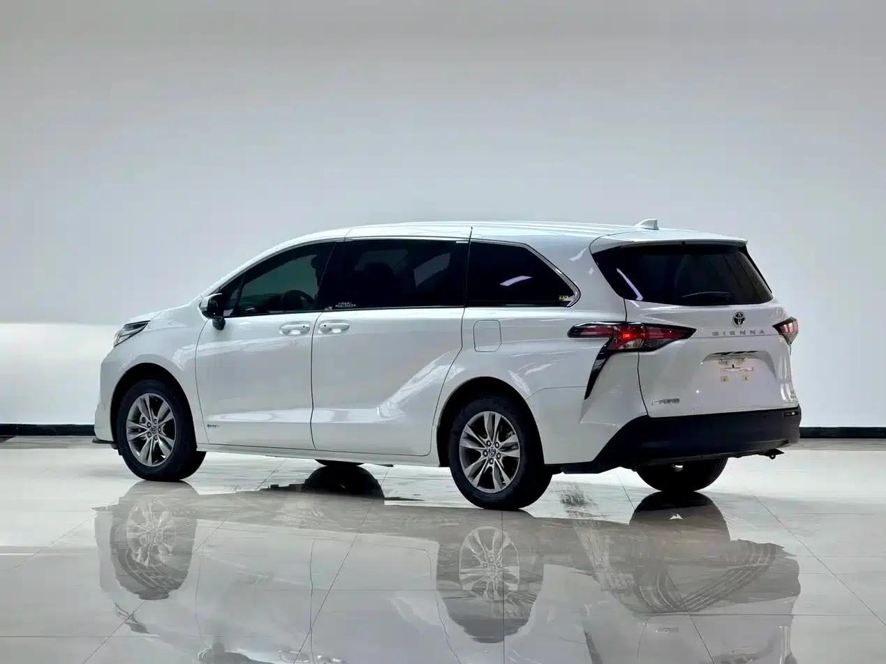 2024 Sienna 2.5L Hybrid Comfort Edition — миниатюра 11