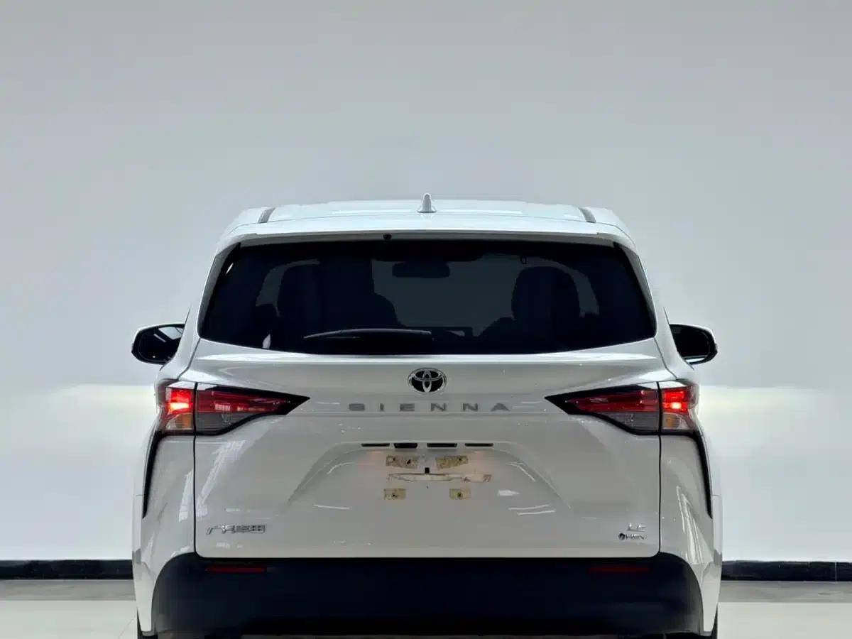 2024 Sienna 2.5L Hybrid Comfort Edition — миниатюра 12