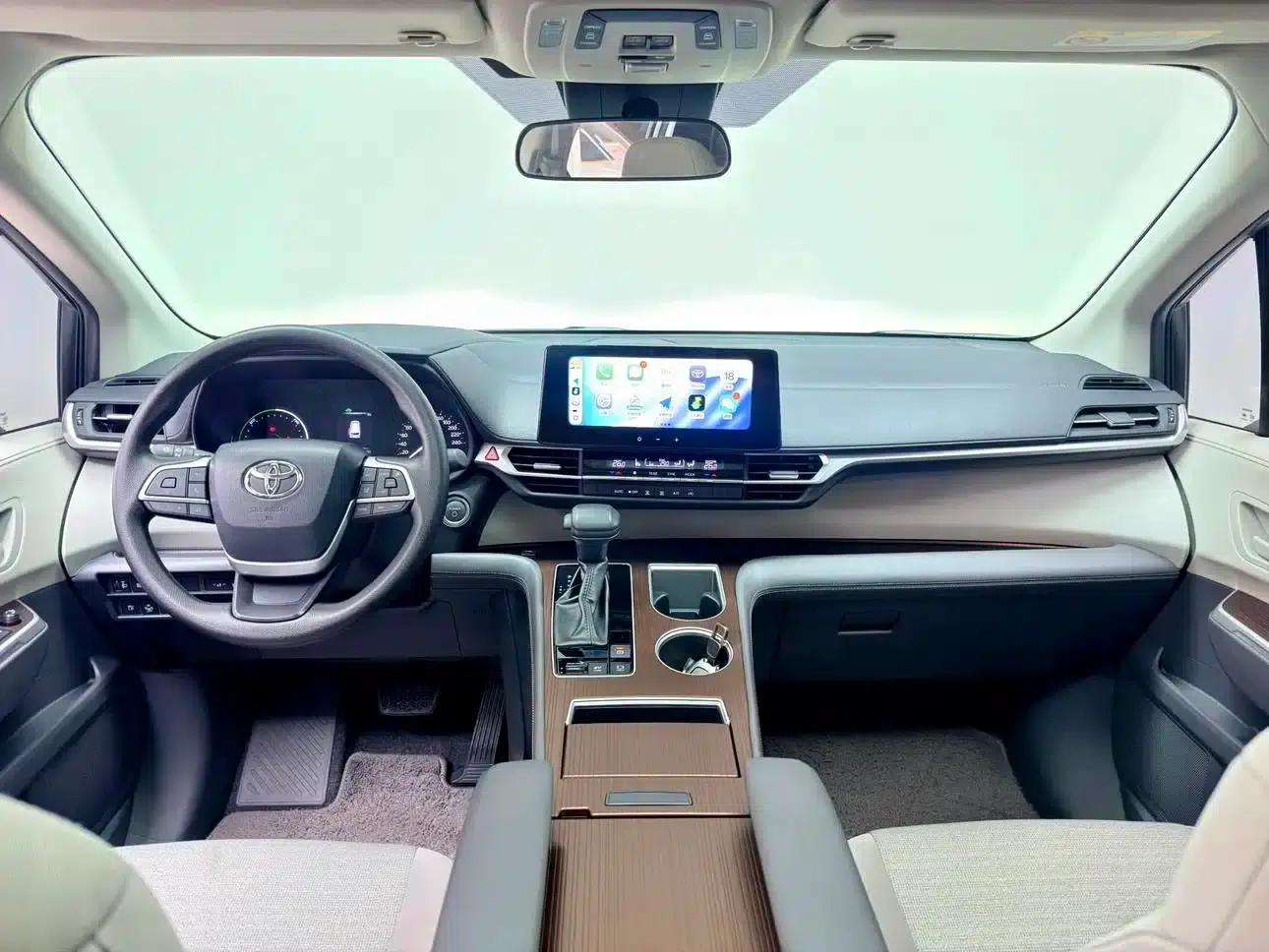 2024 Sienna 2.5L Hybrid Comfort Edition — миниатюра 4