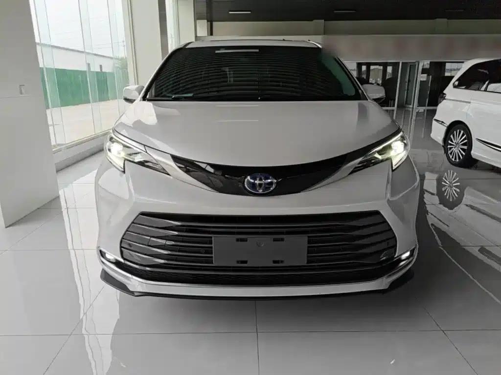 2021 Sienna 2.5L Hybrid Luxury Edition — миниатюра 3