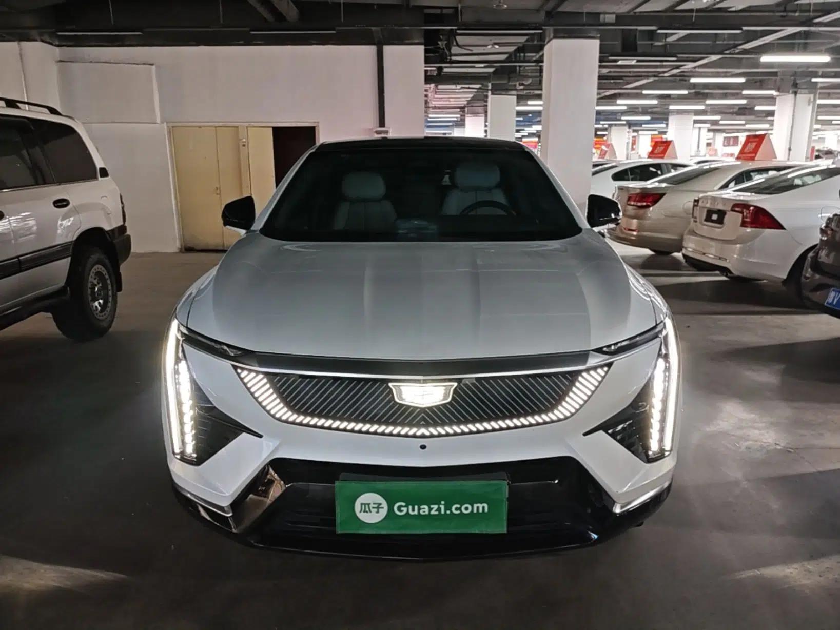 Cadillac OPTIQ 2024 Standard Range Version — миниатюра 2