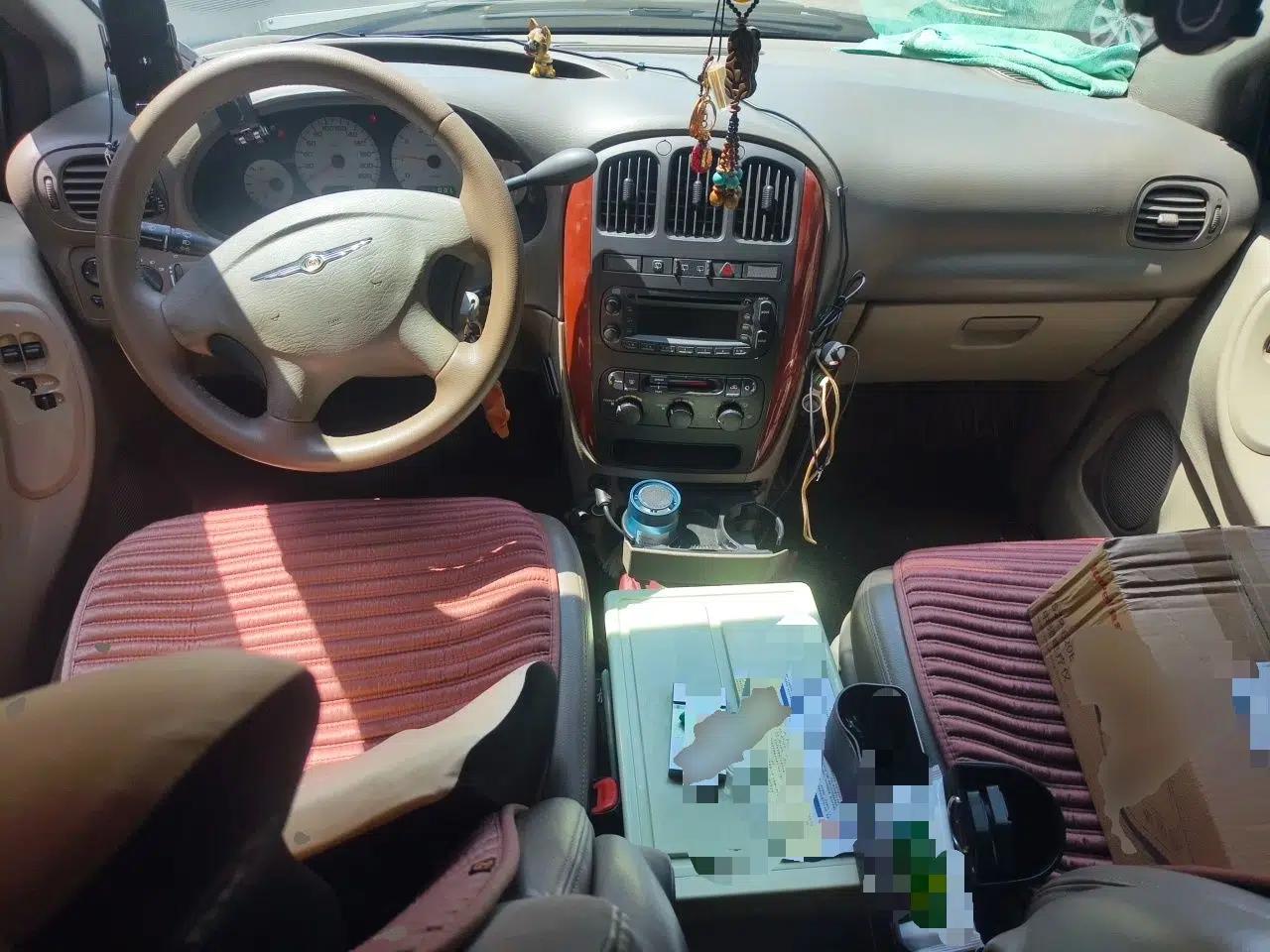 Chrysler Grand Voyager 2012 3.0L Classic Edition — миниатюра 9