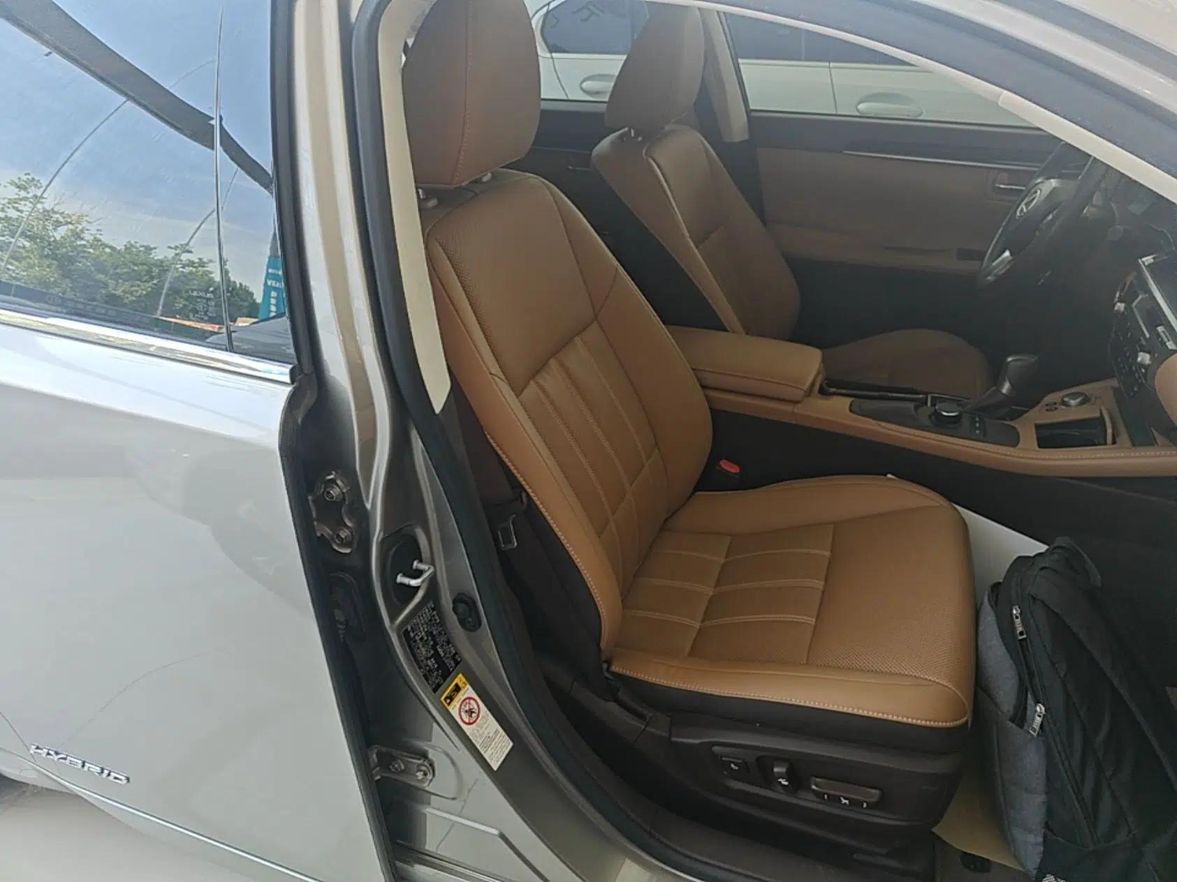 Lexus ES 2015 300h Comfort Edition — миниатюра 19