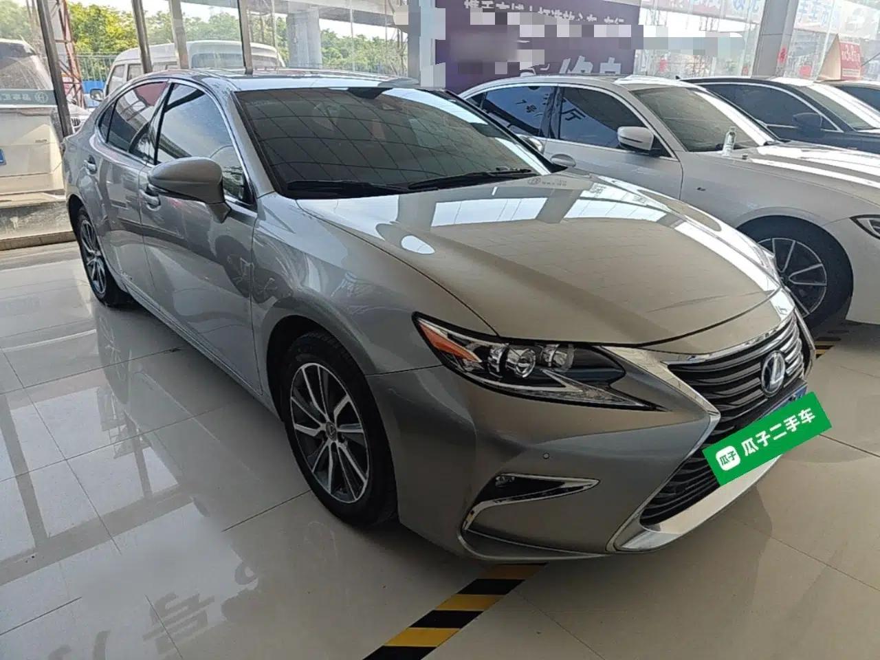 Lexus ES 2015 300h Comfort Edition — миниатюра 3