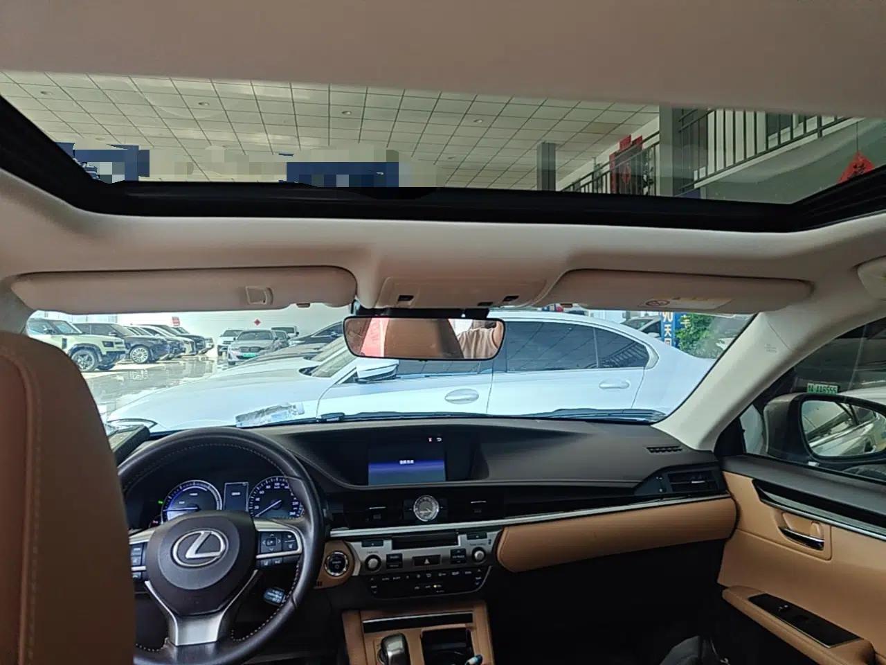 Lexus ES 2015 300h Comfort Edition — миниатюра 21