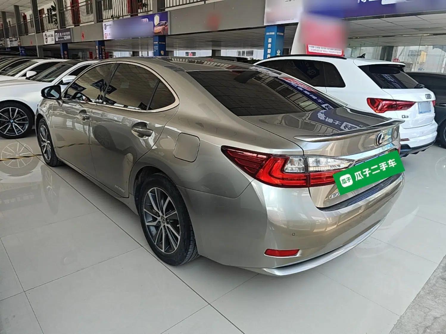 Lexus ES 2015 300h Comfort Edition — миниатюра 4