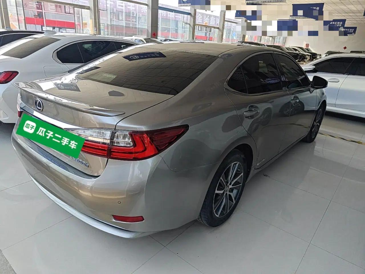 Lexus ES 2015 300h Comfort Edition — миниатюра 6