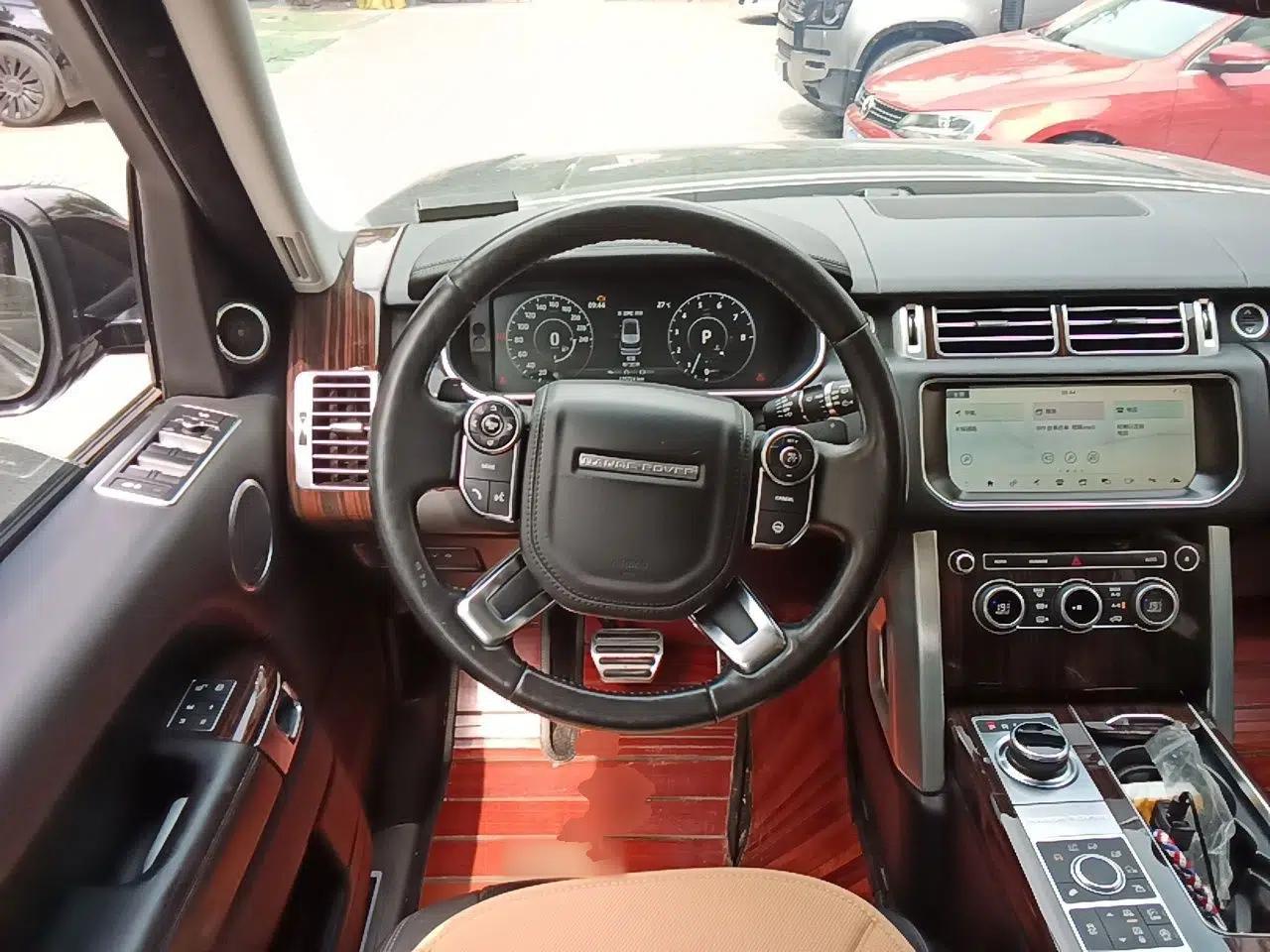 Land Rover Range 2016 3.0 SC V6 Vogue Extended Version — миниатюра 10