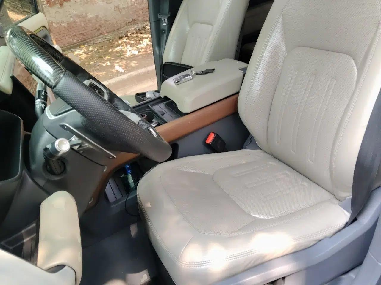 Land Rover Defender 2020 110 P400 Dark Special Edition — миниатюра 15