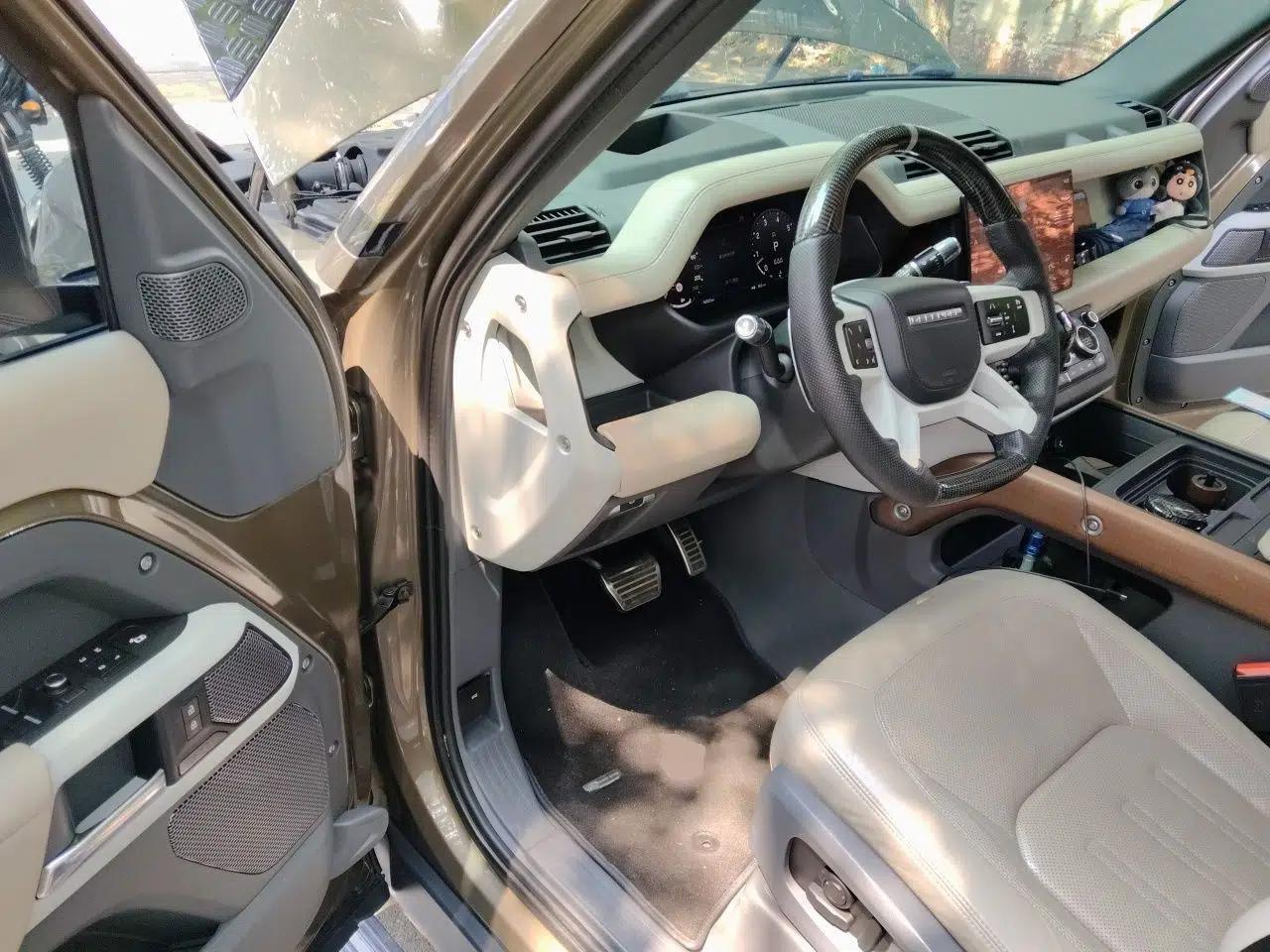 Land Rover Defender 2020 110 P400 Dark Special Edition — миниатюра 16