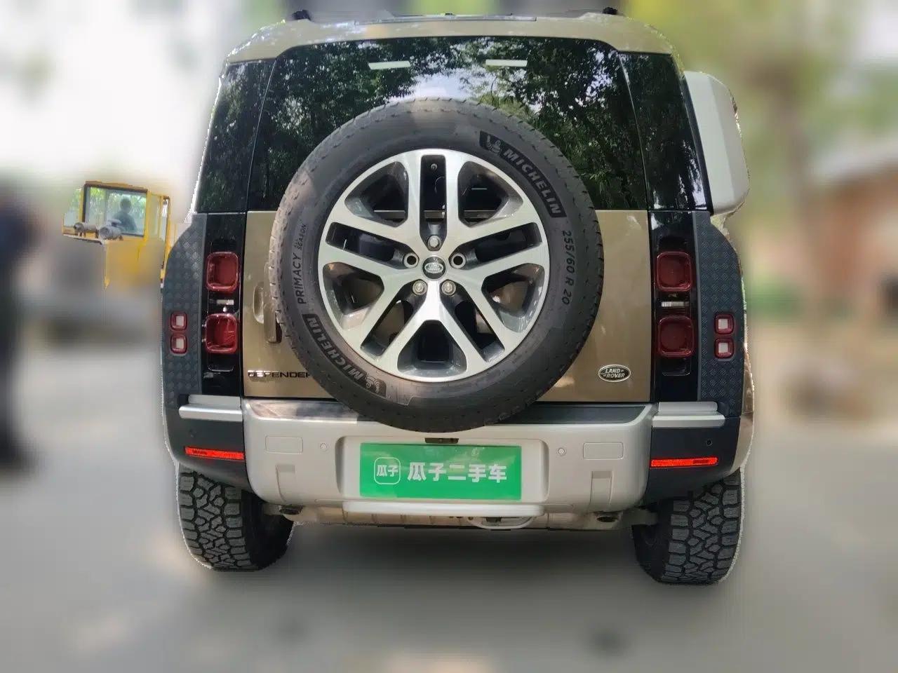 Land Rover Defender 2020 110 P400 Dark Special Edition — миниатюра 5