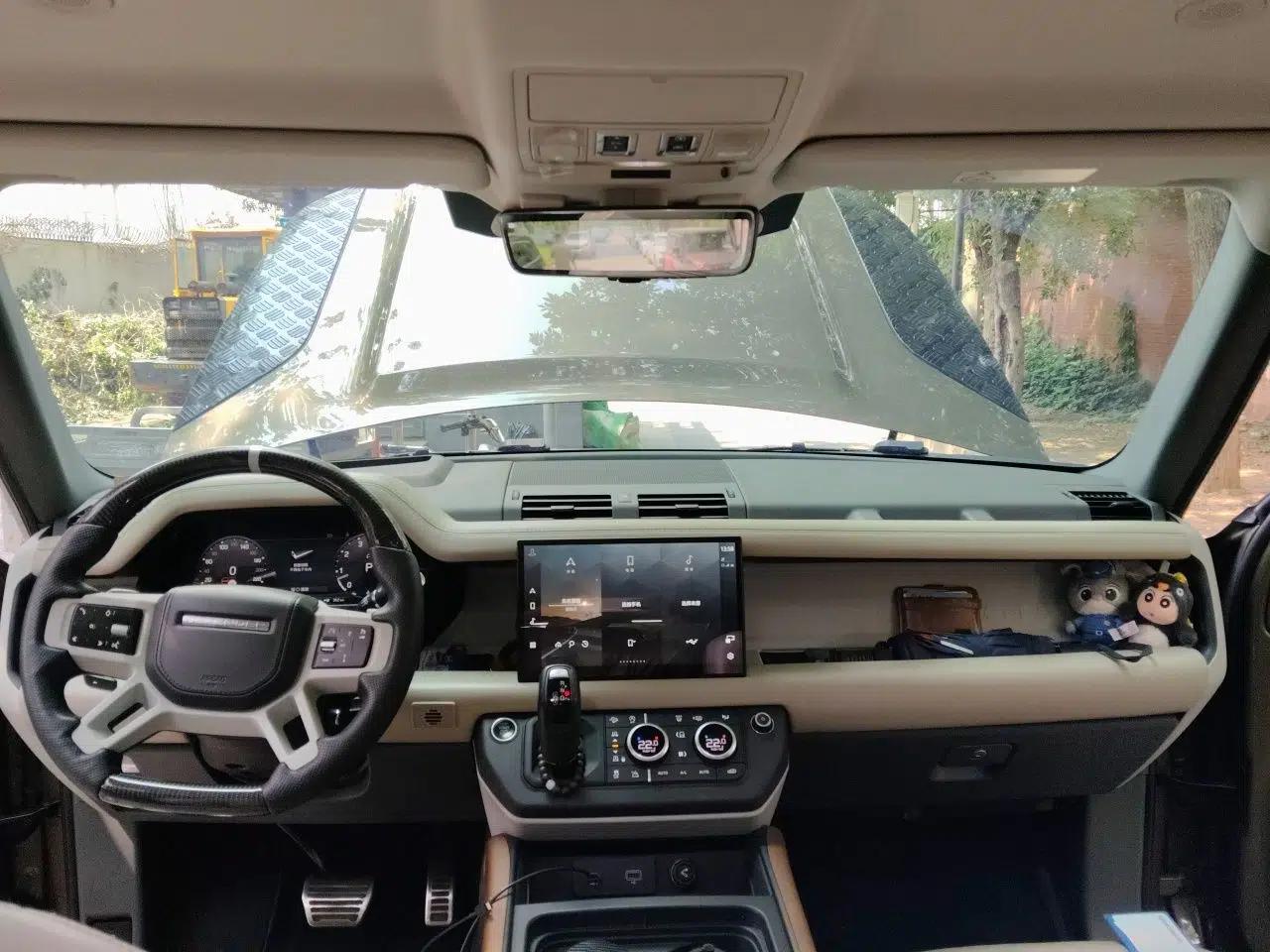 Land Rover Defender 2020 110 P400 Dark Special Edition — миниатюра 9