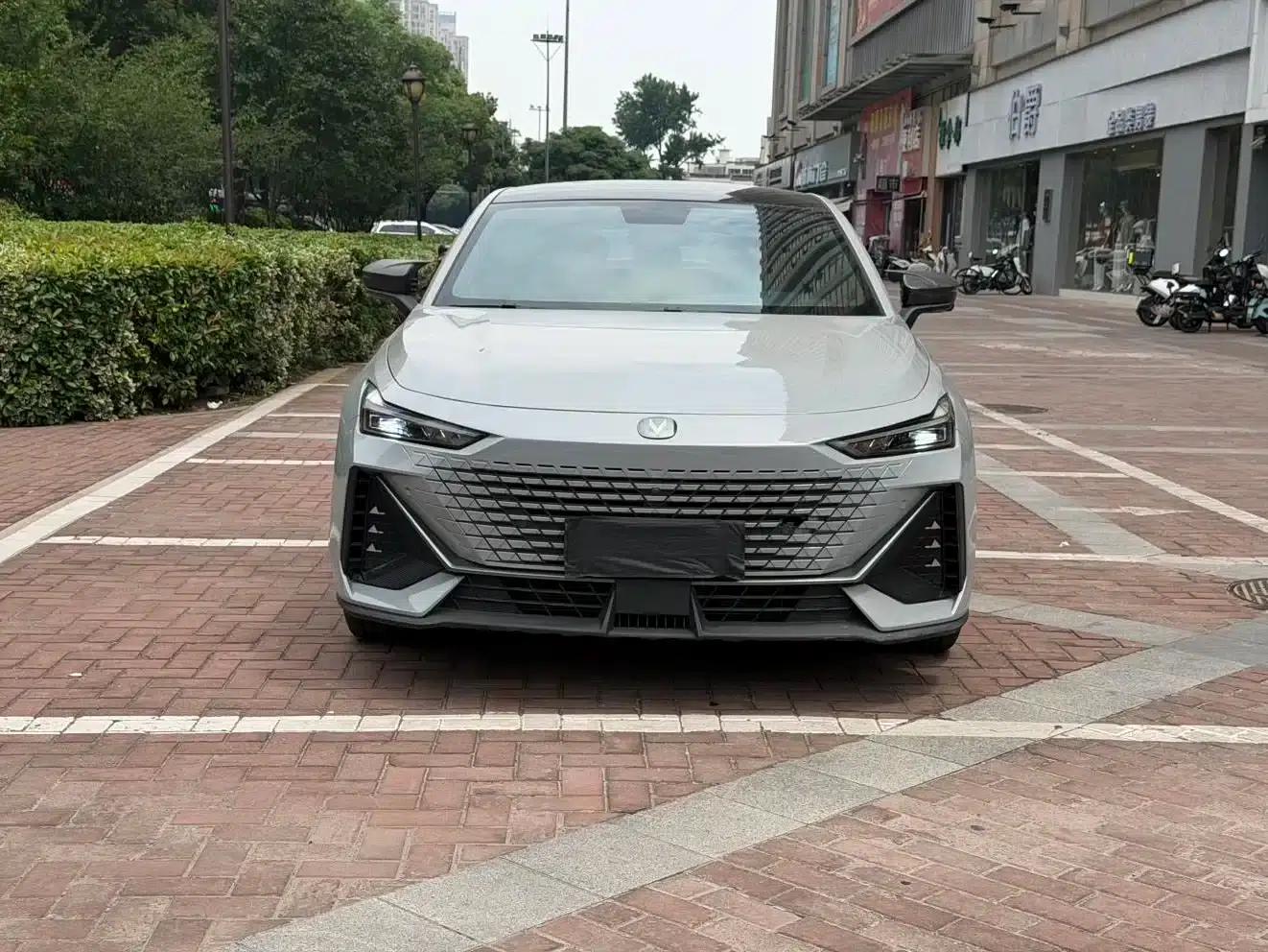 Changan UNI-V 2022 1.5T Premium Edition — миниатюра 3