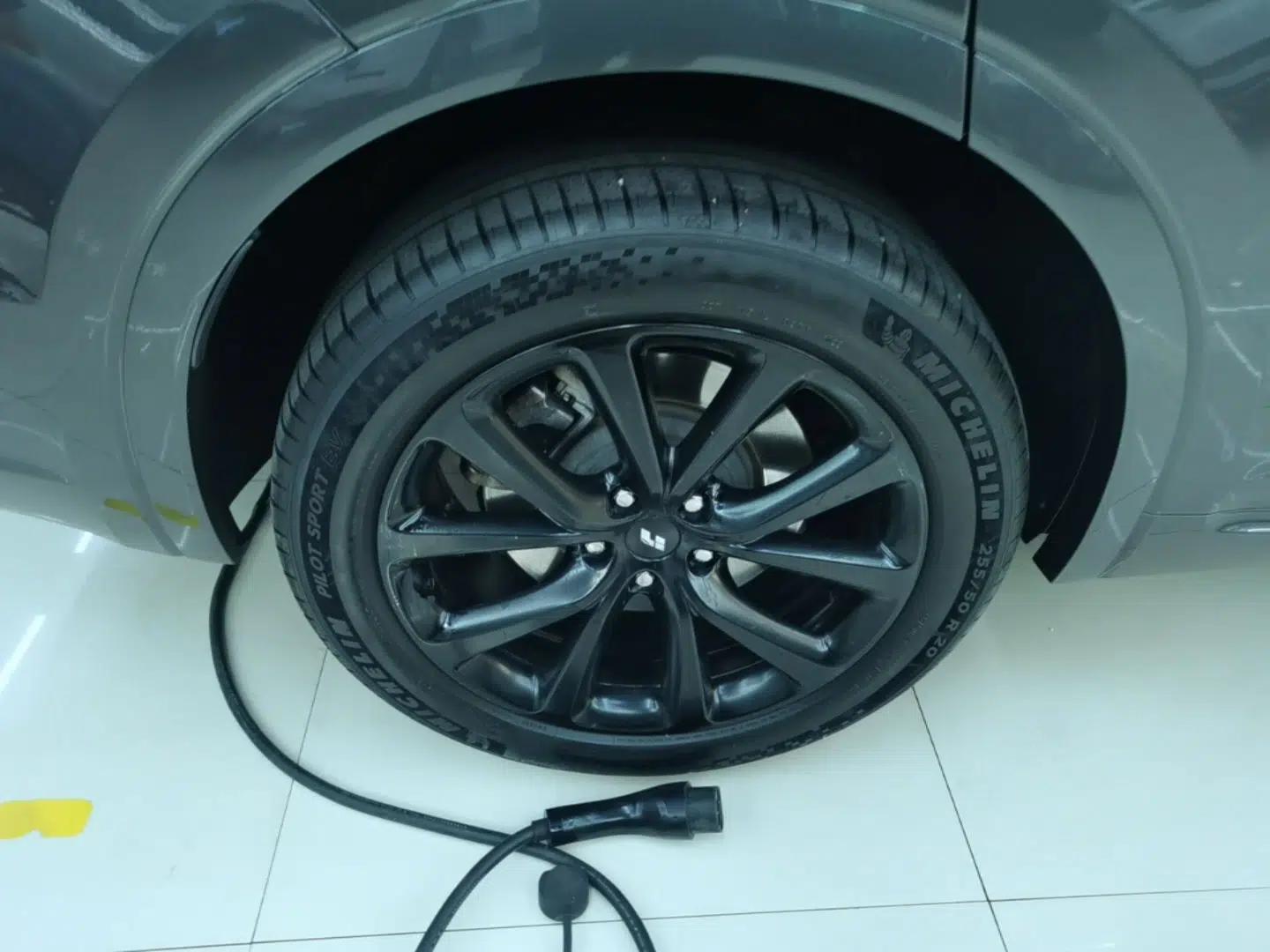 Li Auto ONE 2021 Extended-Range 6-Seater Version — миниатюра 11