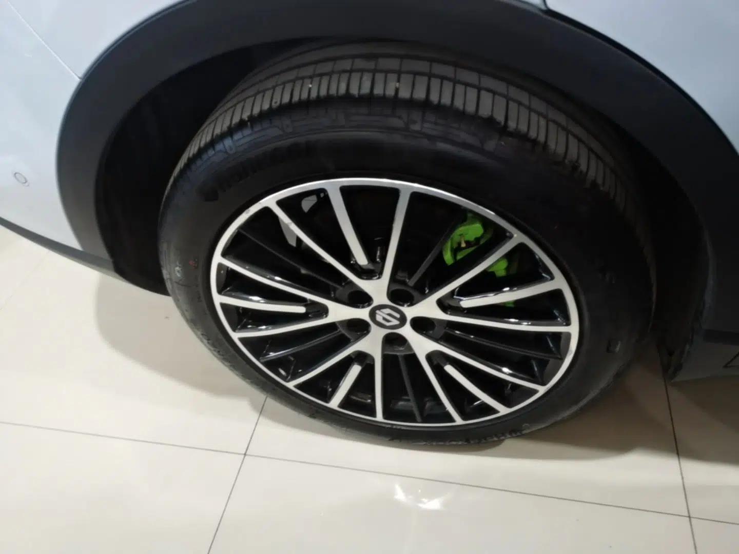Leapmotor C11 2026 All-Electric 640 LiDAR Prestige Edition — миниатюра 11