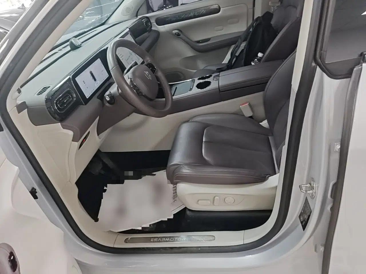 Leapmotor C11 2023 Range-Extended 300 Smart Enjoyment Edition — миниатюра 17