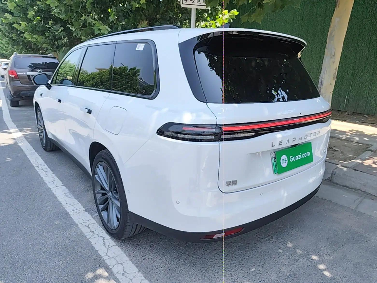 Leapmotor C16 2026 Extended-Range 280 LiDAR Version 6 Seats — миниатюра 4