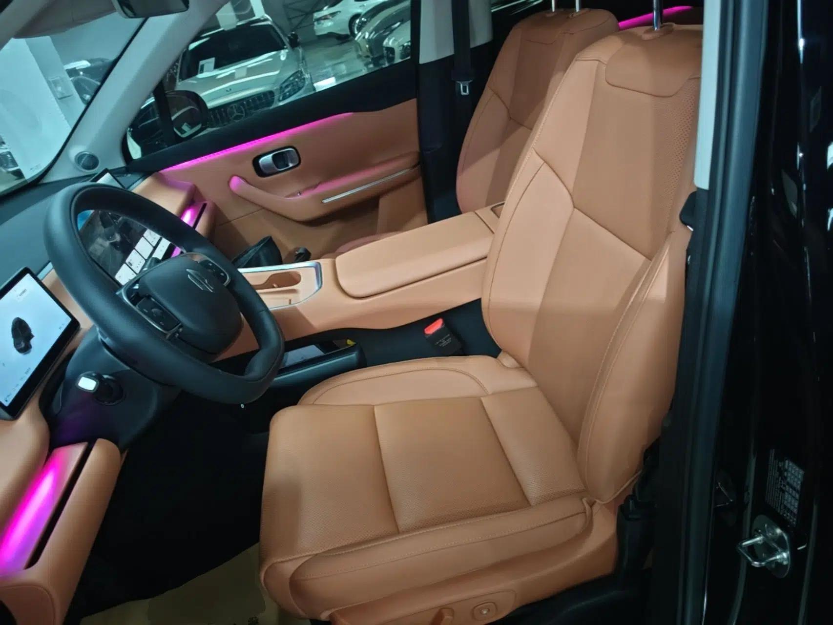 Leapmotor C16 2026 Extended-Range 280 LiDAR Zhizun Edition 6 Seats — миниатюра 17