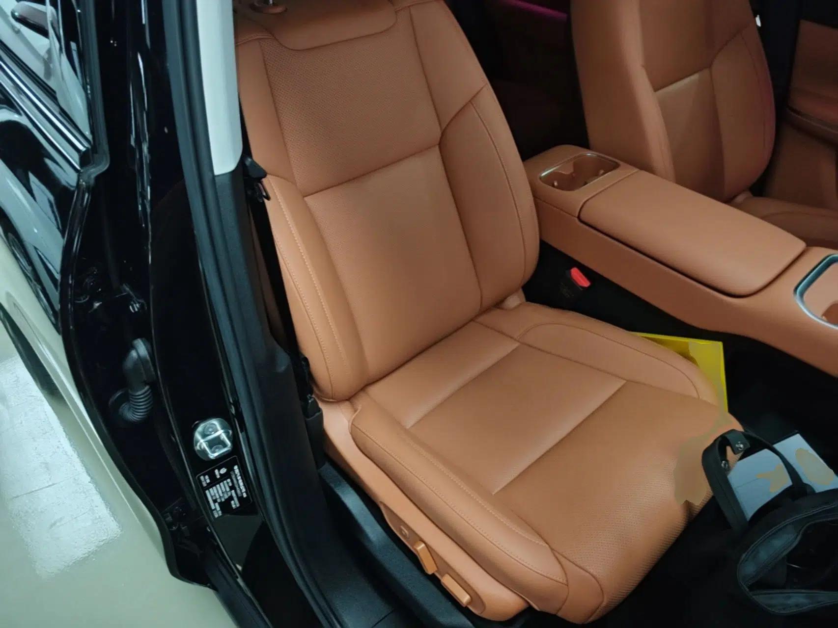 Leapmotor C16 2026 Extended-Range 280 LiDAR Zhizun Edition 6 Seats — миниатюра 19