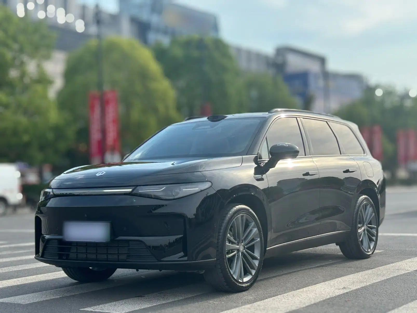 Leapmotor C16 2026 Extended-Range 280 LiDAR Zhizun Edition 6 Seats — миниатюра 1
