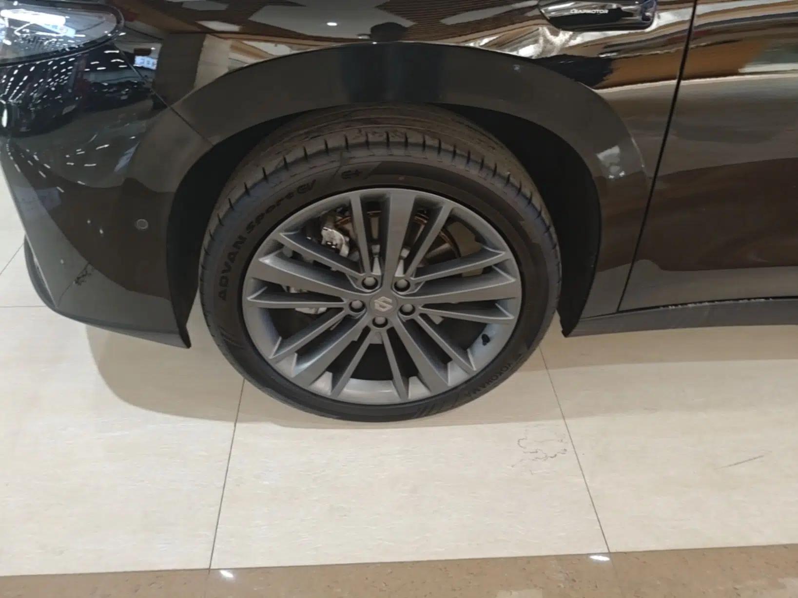 Leapmotor C16 2026 Extended-Range 280 LiDAR Zhizun Edition 6 Seats — миниатюра 12