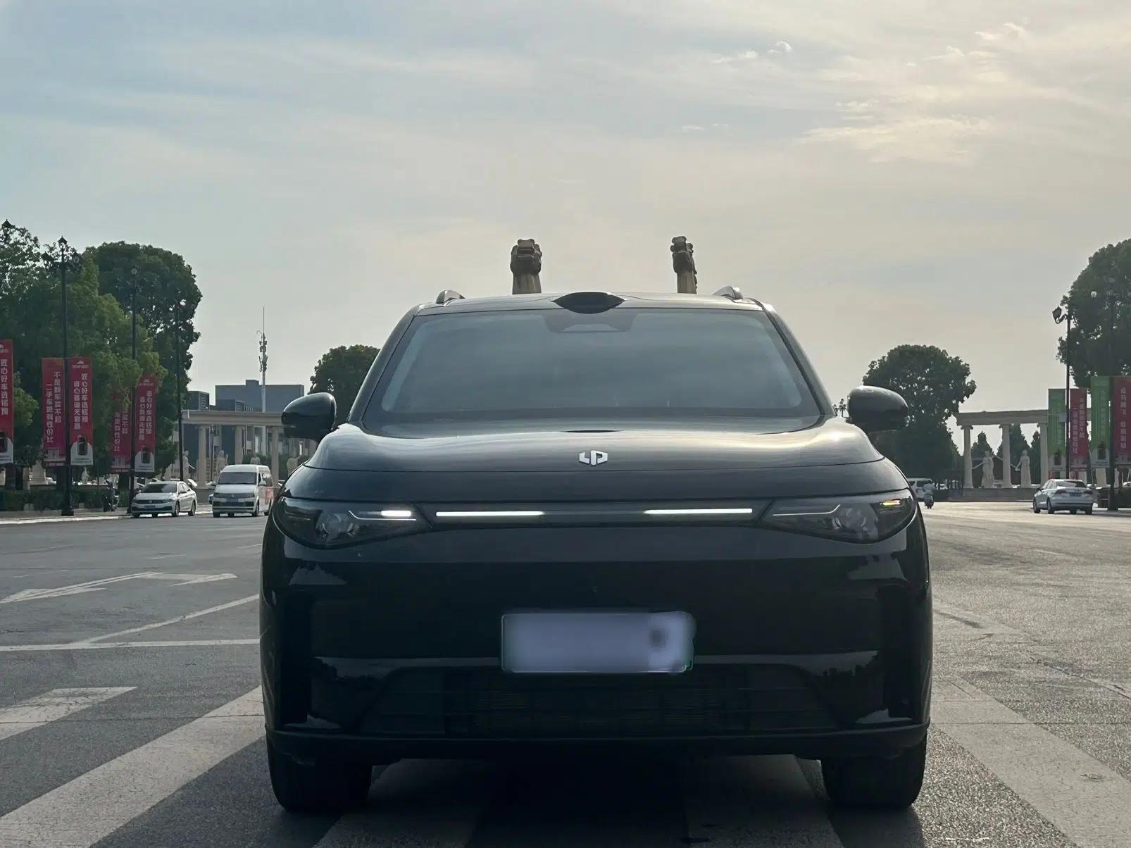 Leapmotor C16 2026 Extended-Range 280 LiDAR Zhizun Edition 6 Seats — миниатюра 14