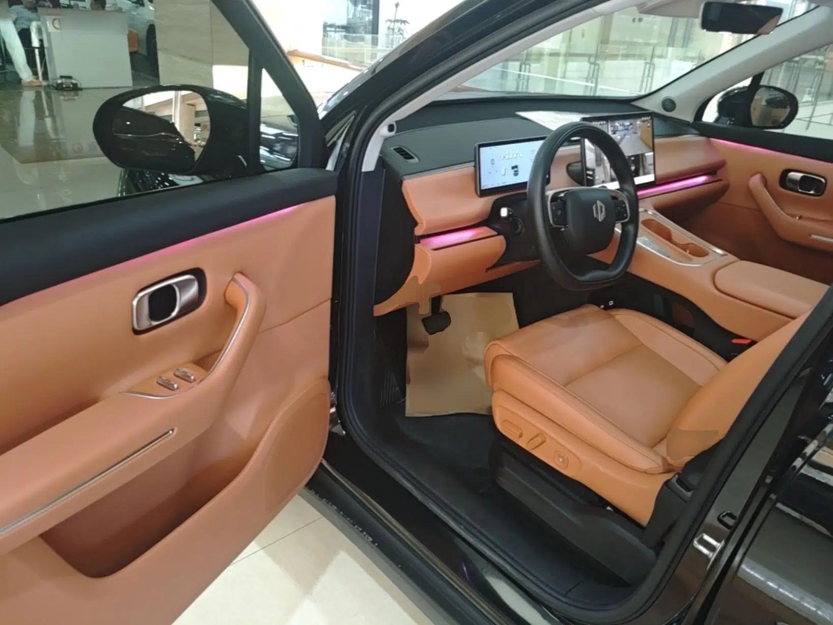 Leapmotor C16 2026 Extended-Range 280 LiDAR Zhizun Edition 6 Seats — миниатюра 25