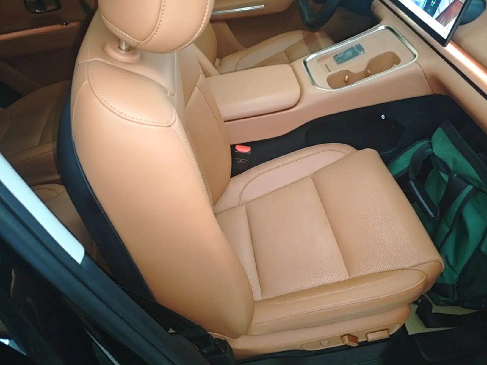 Leapmotor C16 2026 Extended-Range 280 LiDAR Zhizun Edition 6 Seats — миниатюра 26