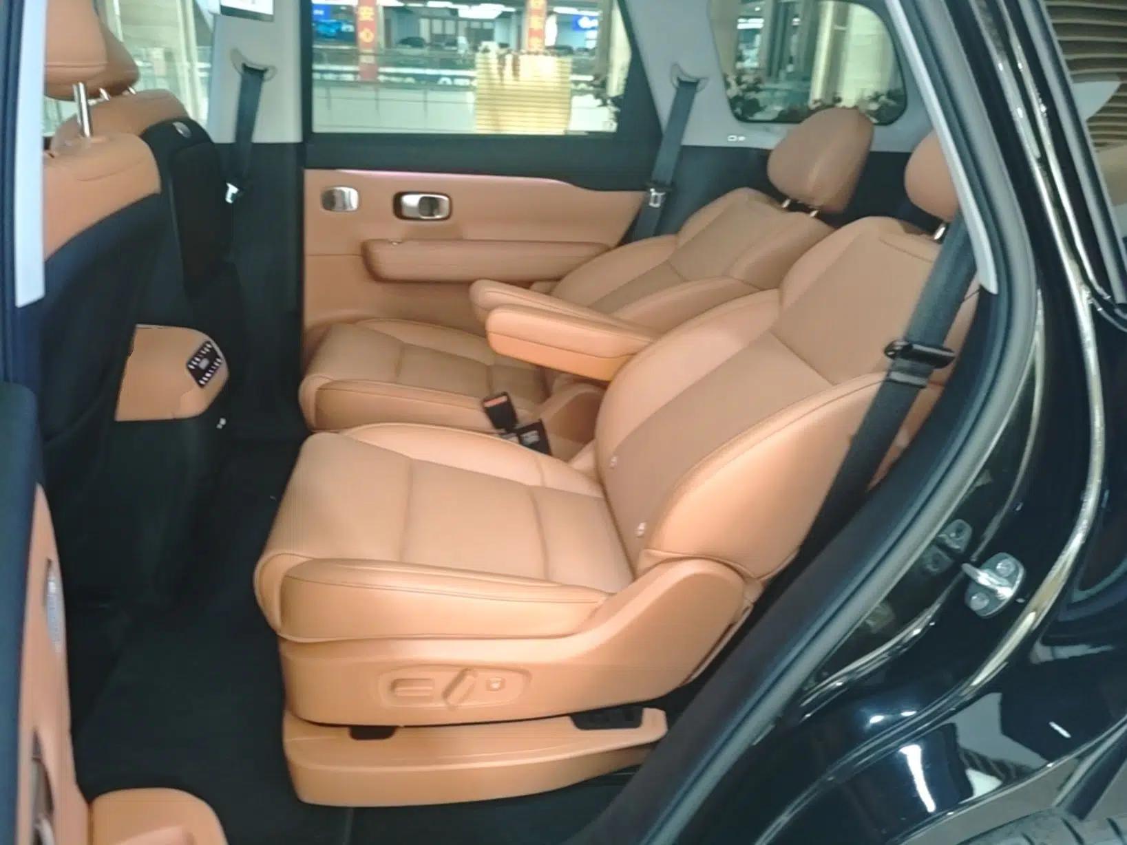 Leapmotor C16 2026 Extended-Range 280 LiDAR Zhizun Edition 6 Seats — миниатюра 27