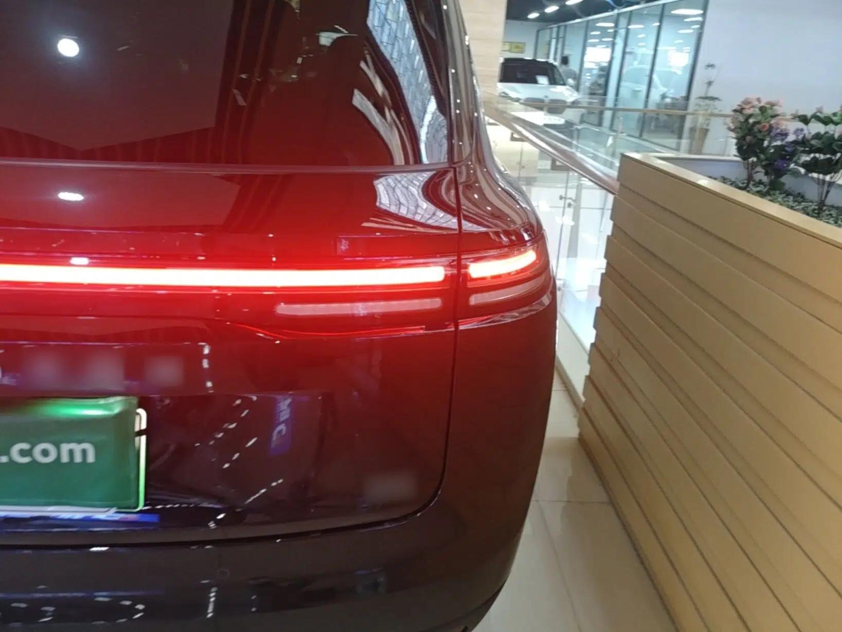 Leapmotor C16 2026 Extended-Range 280 LiDAR Zhizun Edition 6 Seats — миниатюра 9