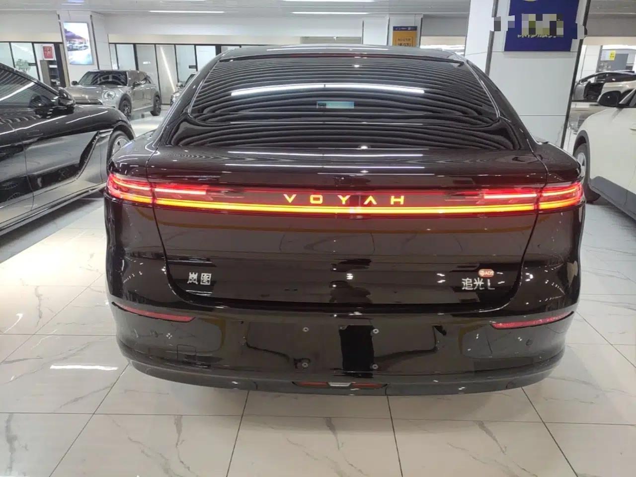 VOYAH Lantu Chiguang L 2026 Four-Wheel-Drive Ultra — миниатюра 5
