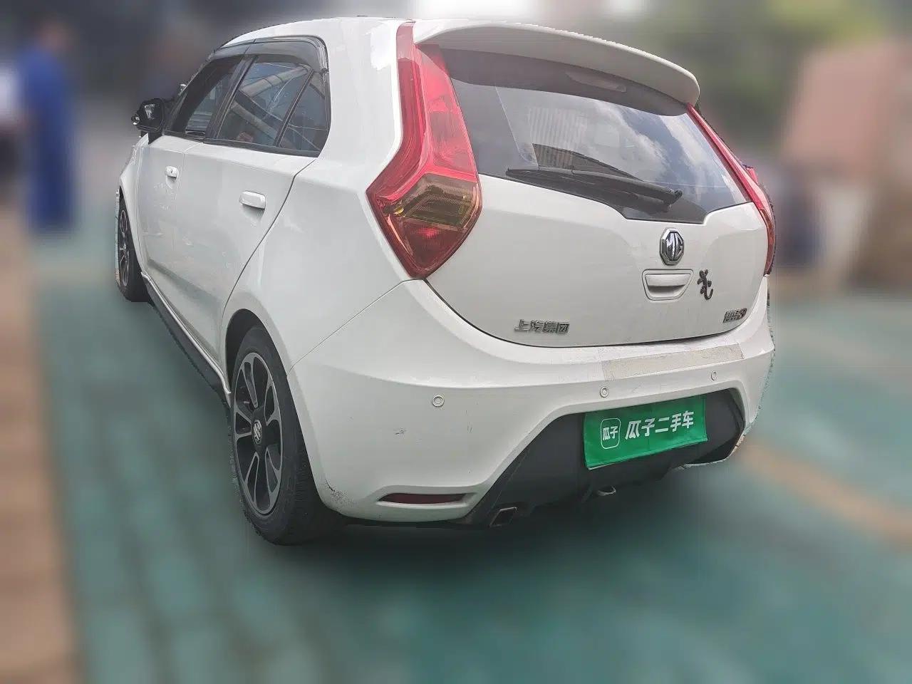 MG 3 2014 1.5L Manual Elite Edition — миниатюра 4