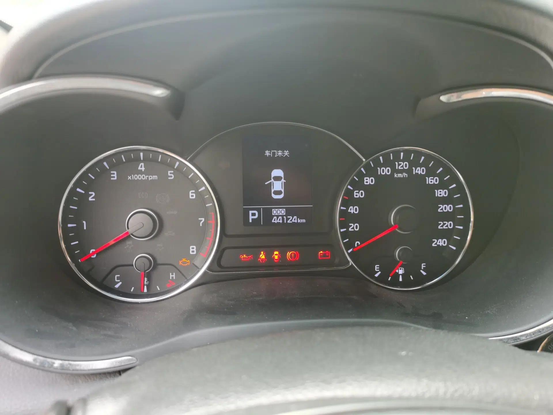 Kia K3 2015 1.6L Automatic GLS — миниатюра 11
